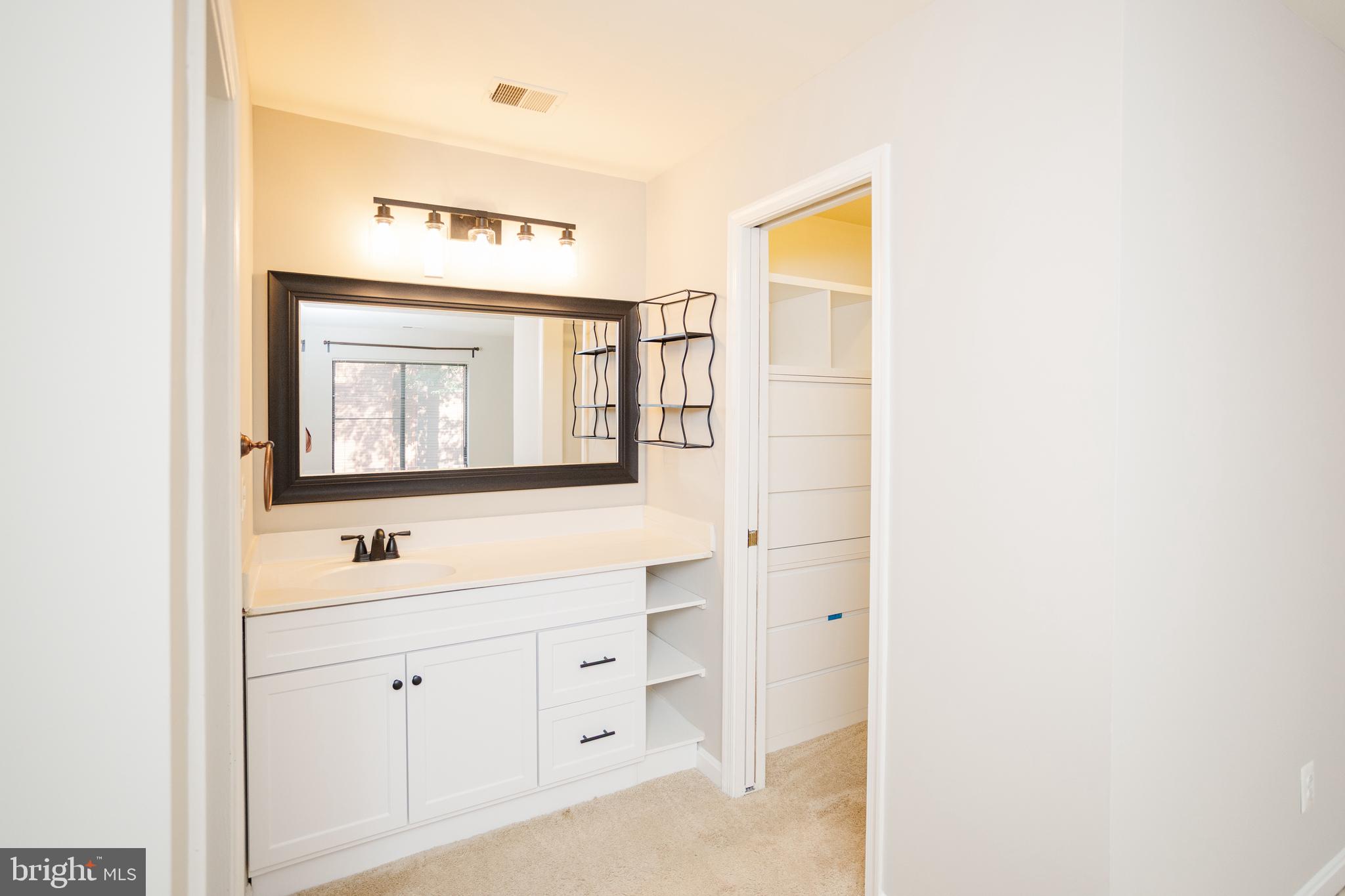 LEE OAKS - Residential Lease