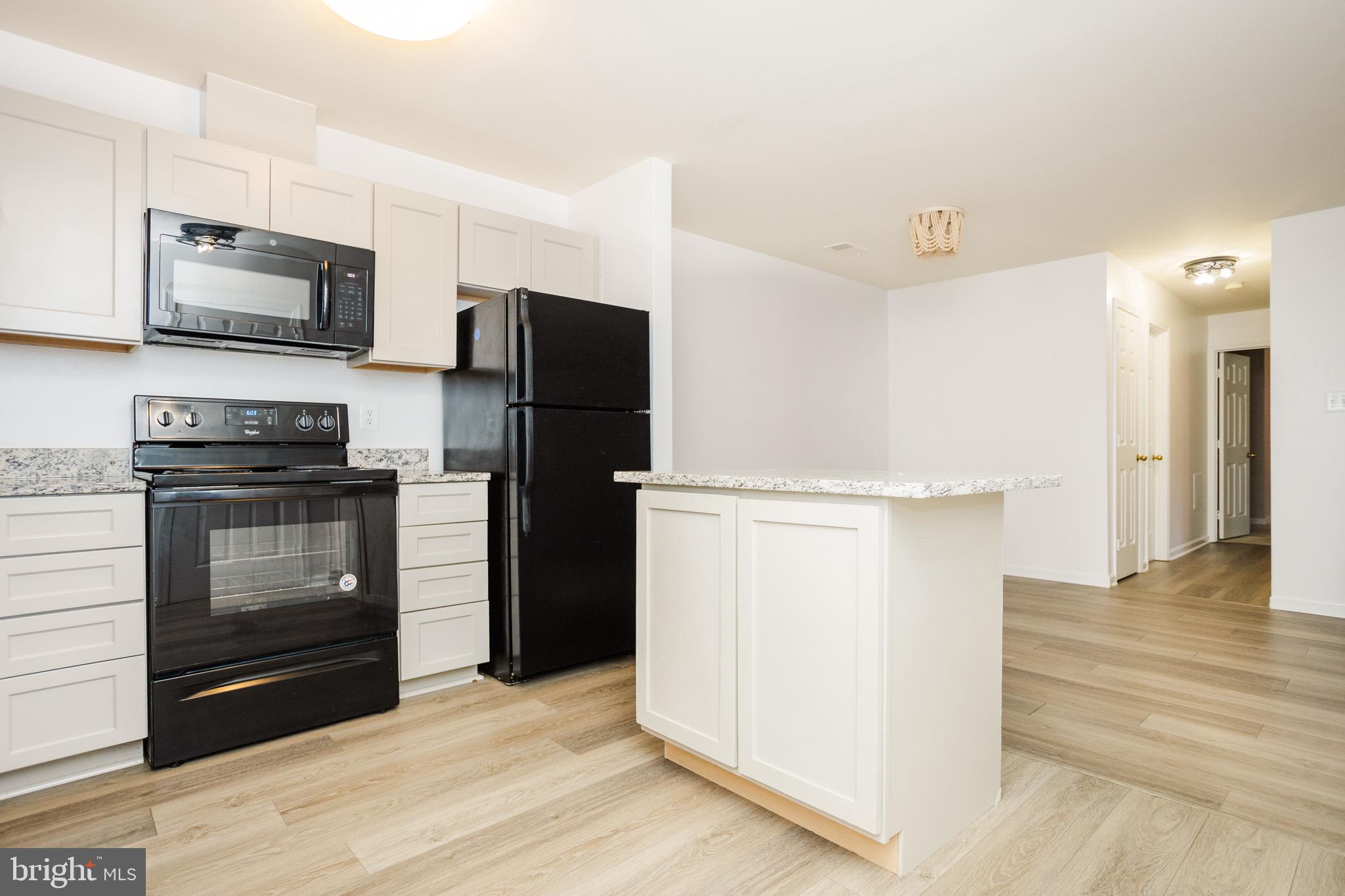 LEE OAKS - Residential Lease