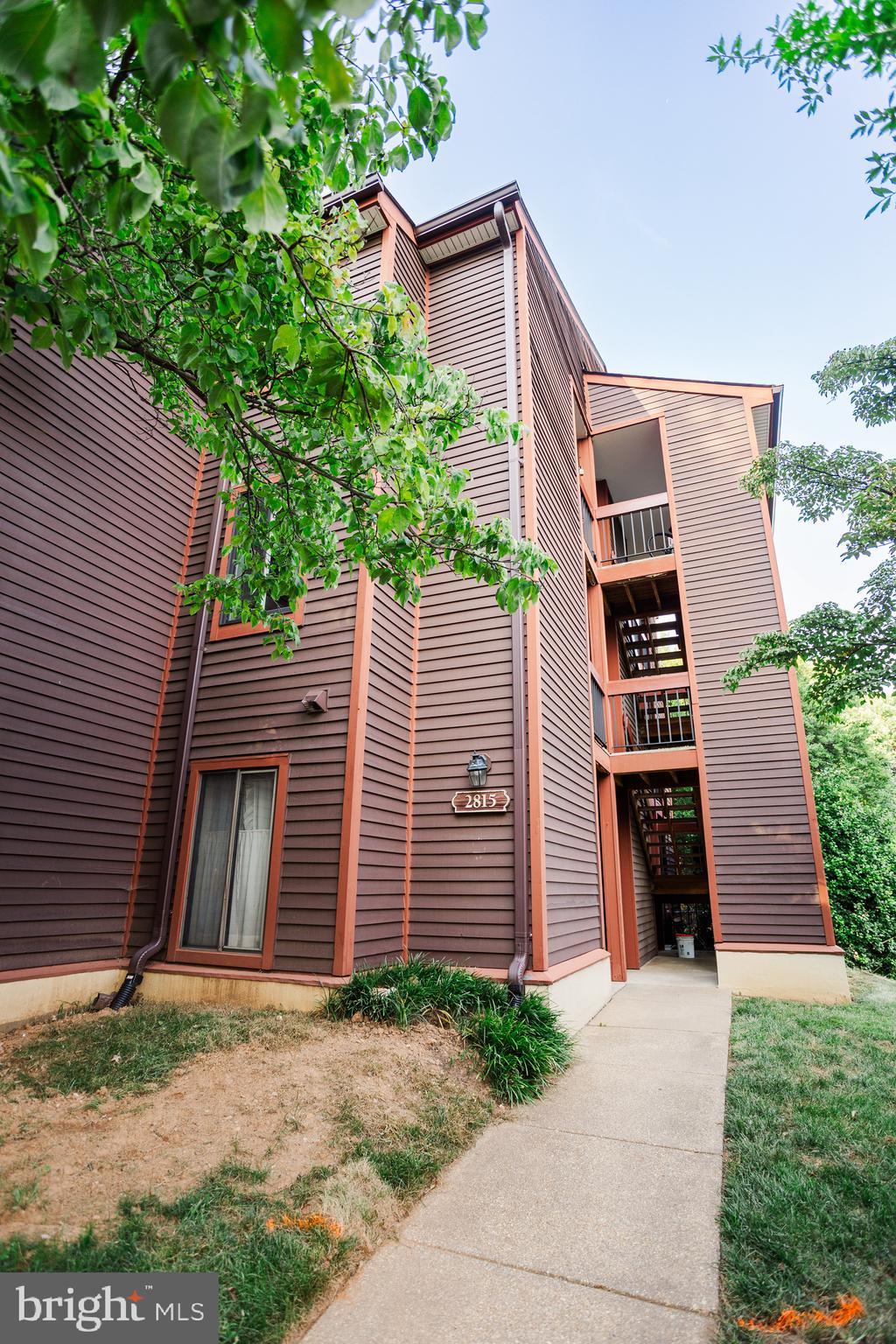 LEE OAKS - Residential Lease