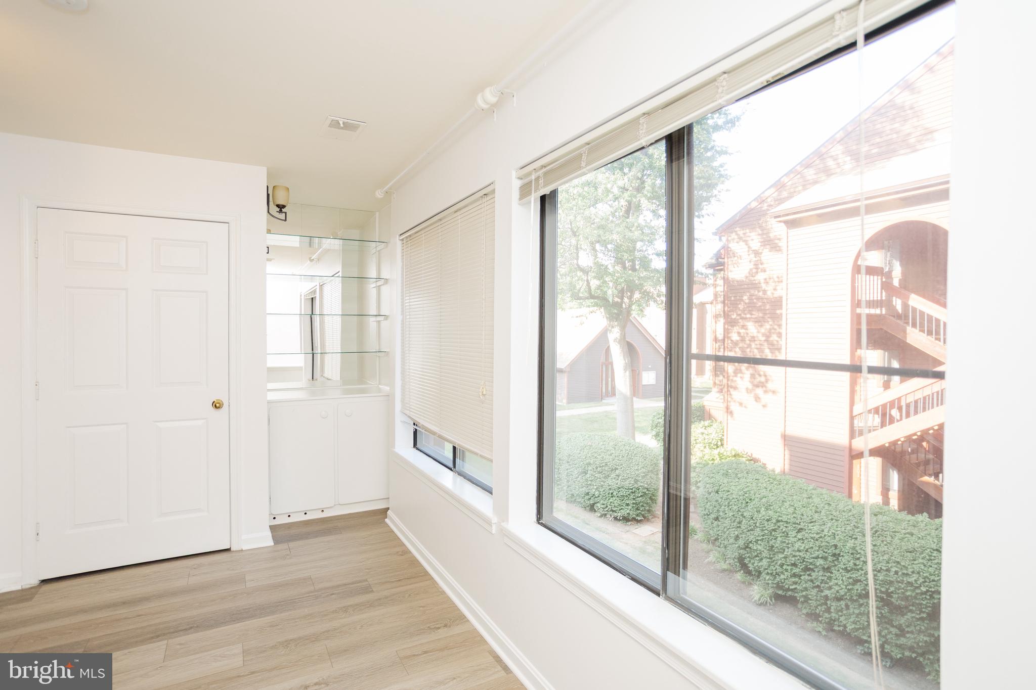 LEE OAKS - Residential Lease