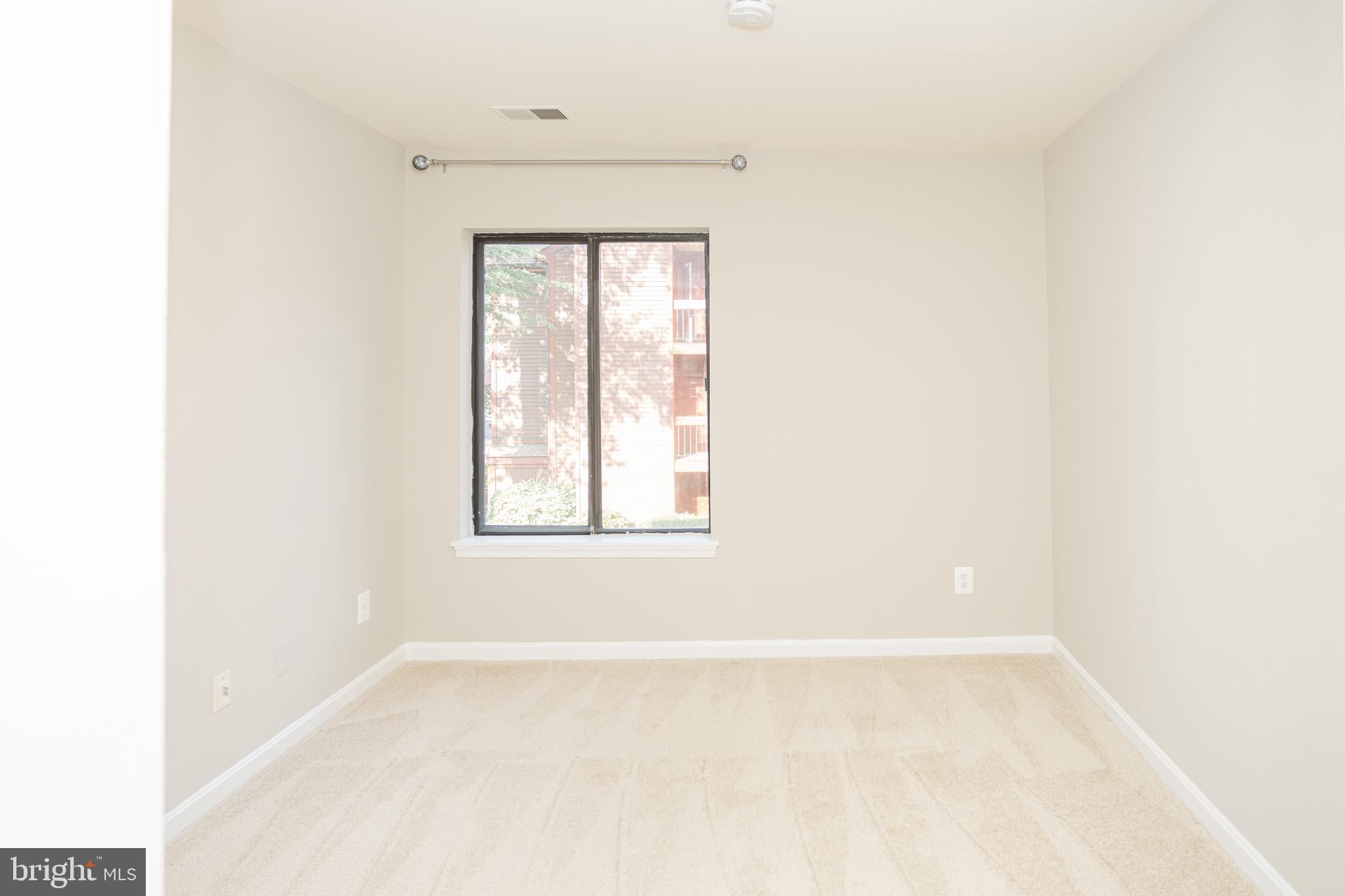 LEE OAKS - Residential Lease