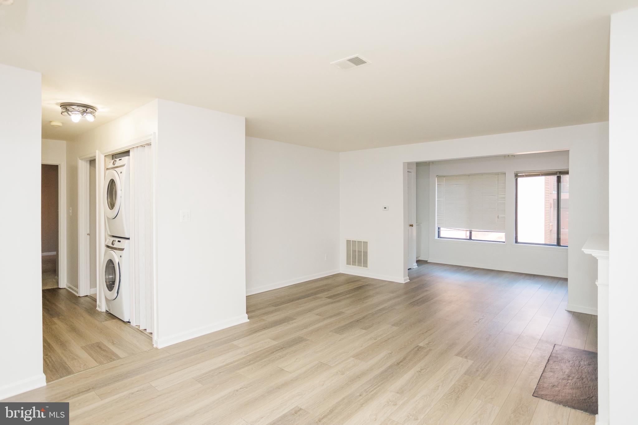 LEE OAKS - Residential Lease