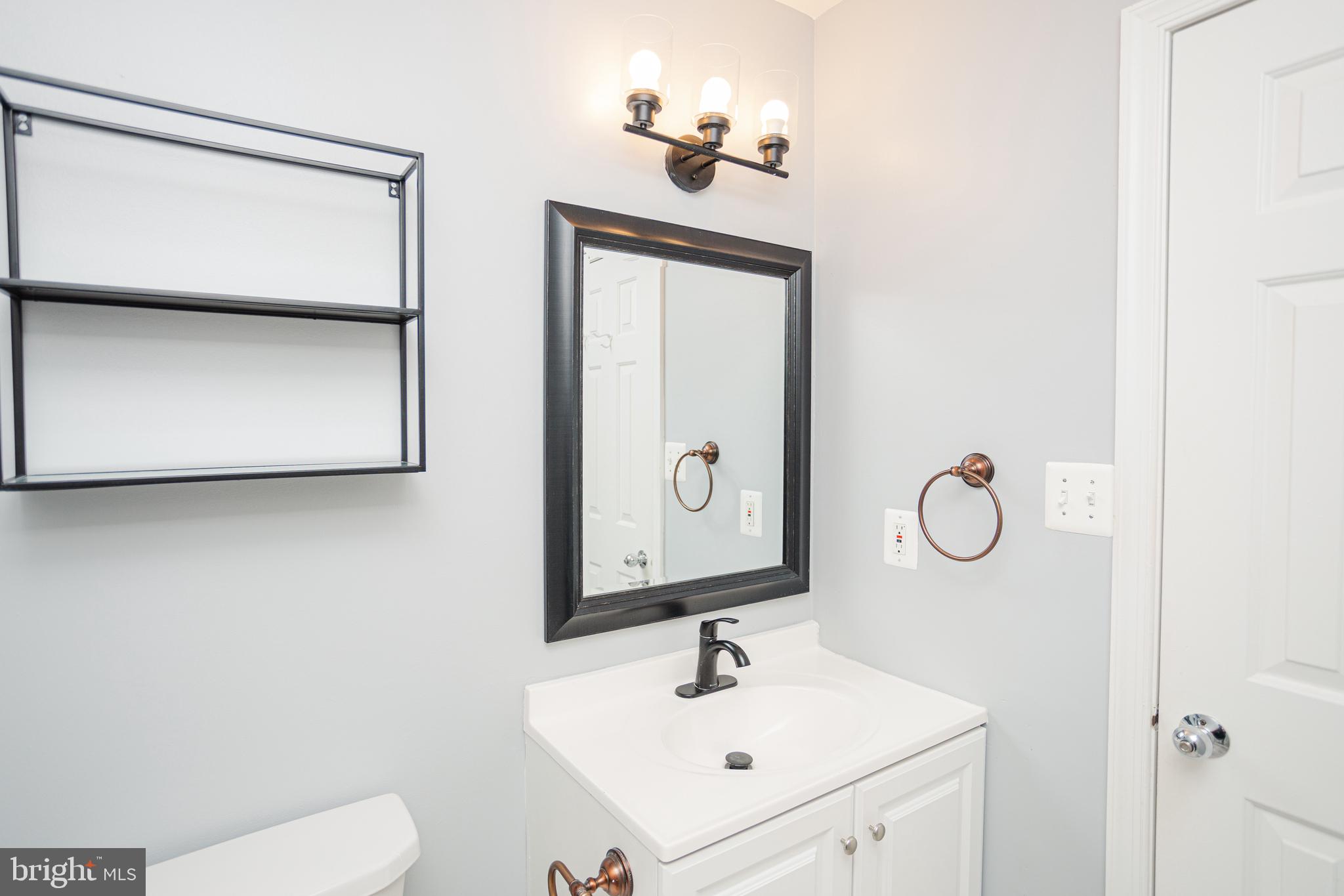 LEE OAKS - Residential Lease