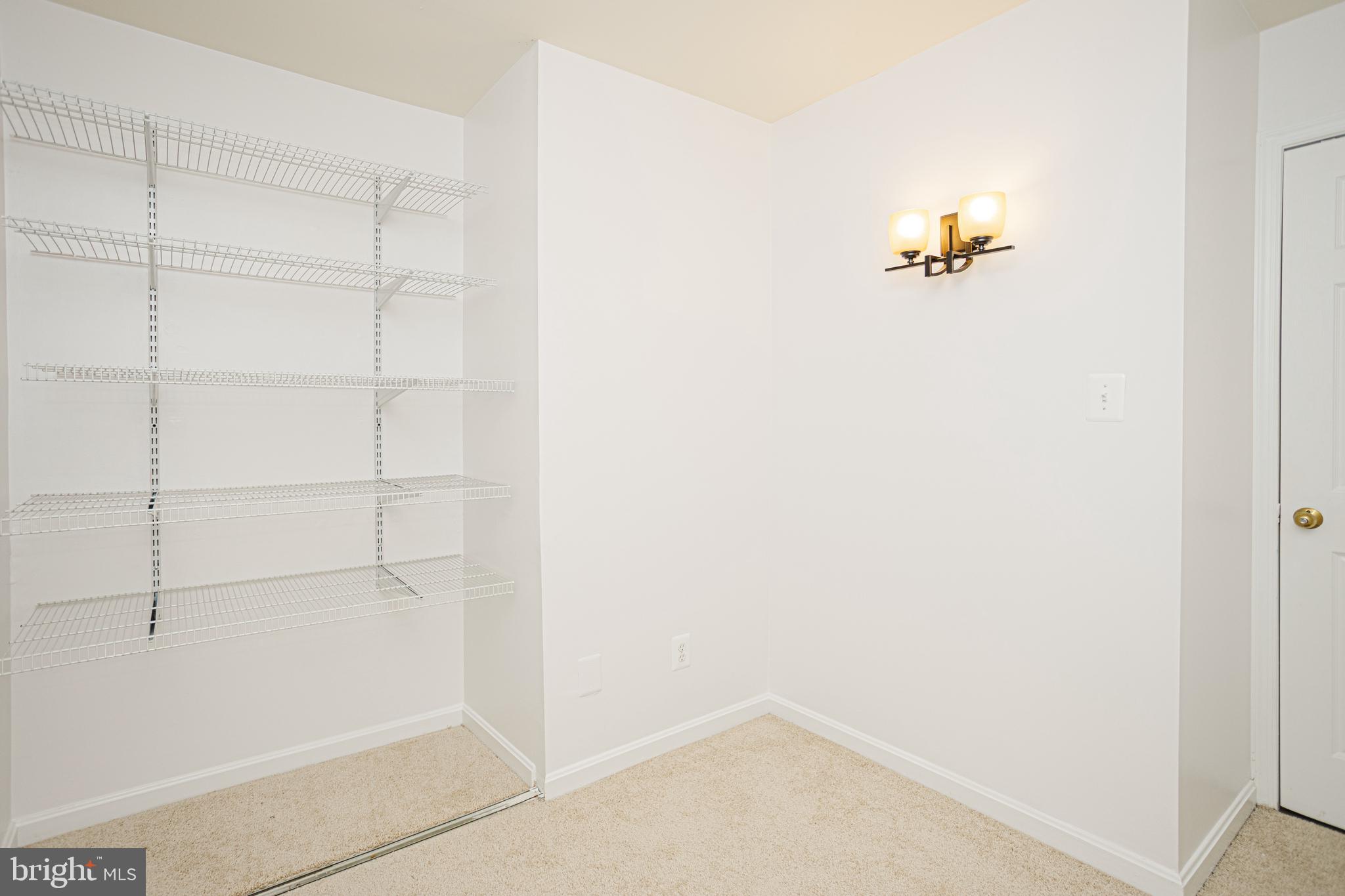 LEE OAKS - Residential Lease