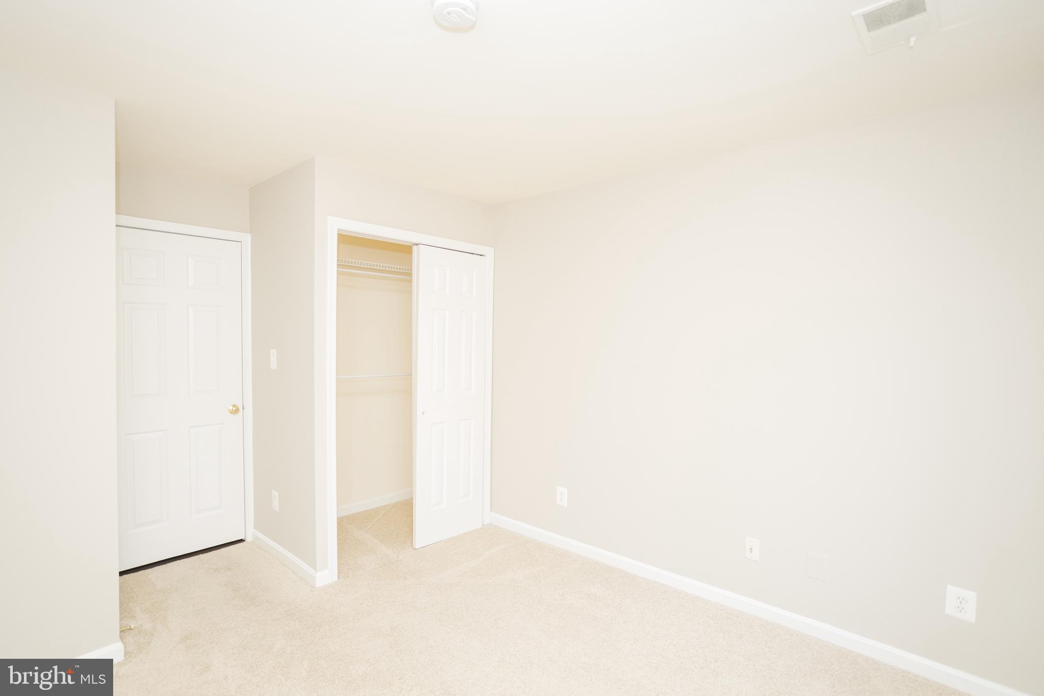 LEE OAKS - Residential Lease