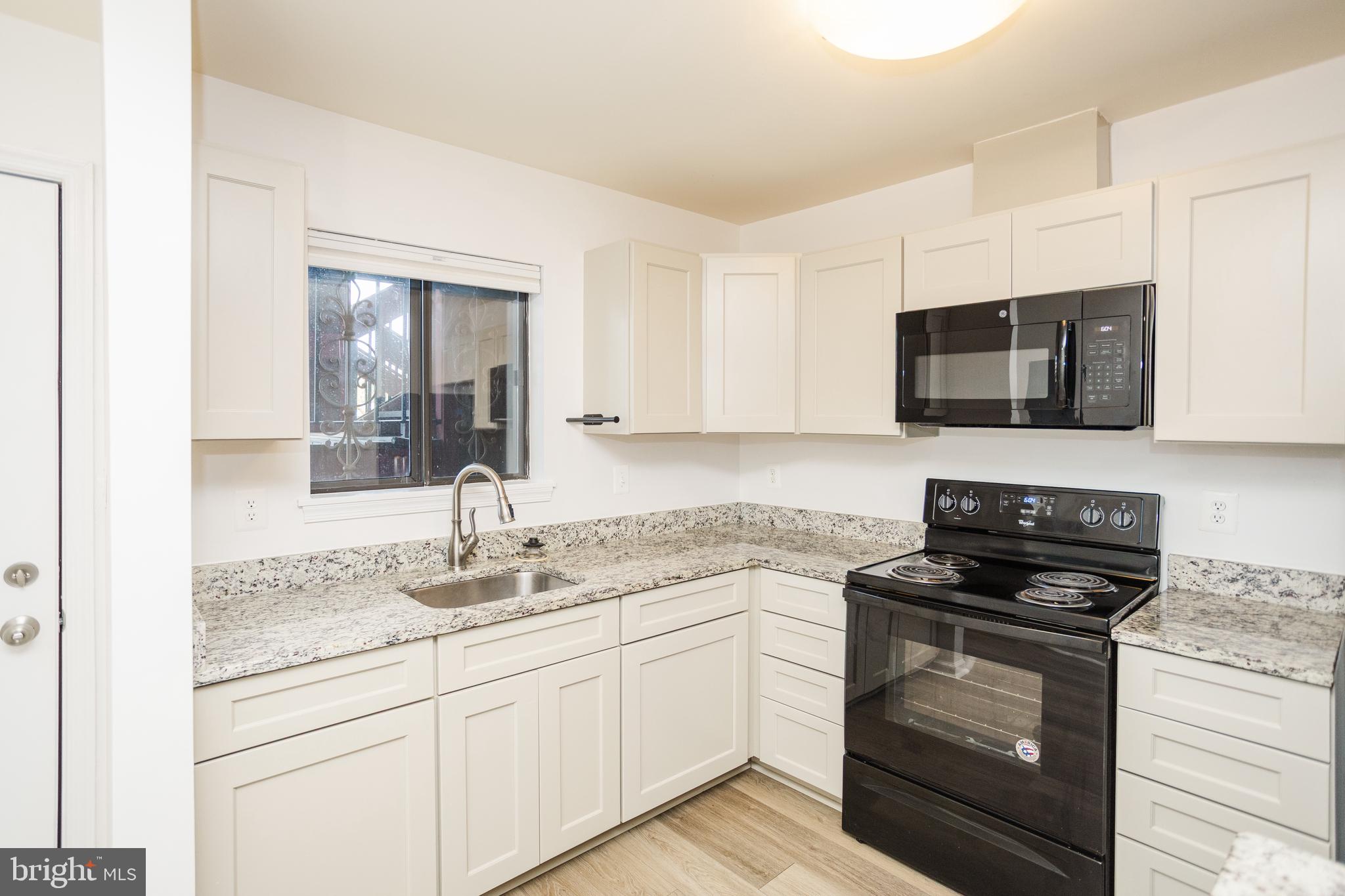 LEE OAKS - Residential Lease