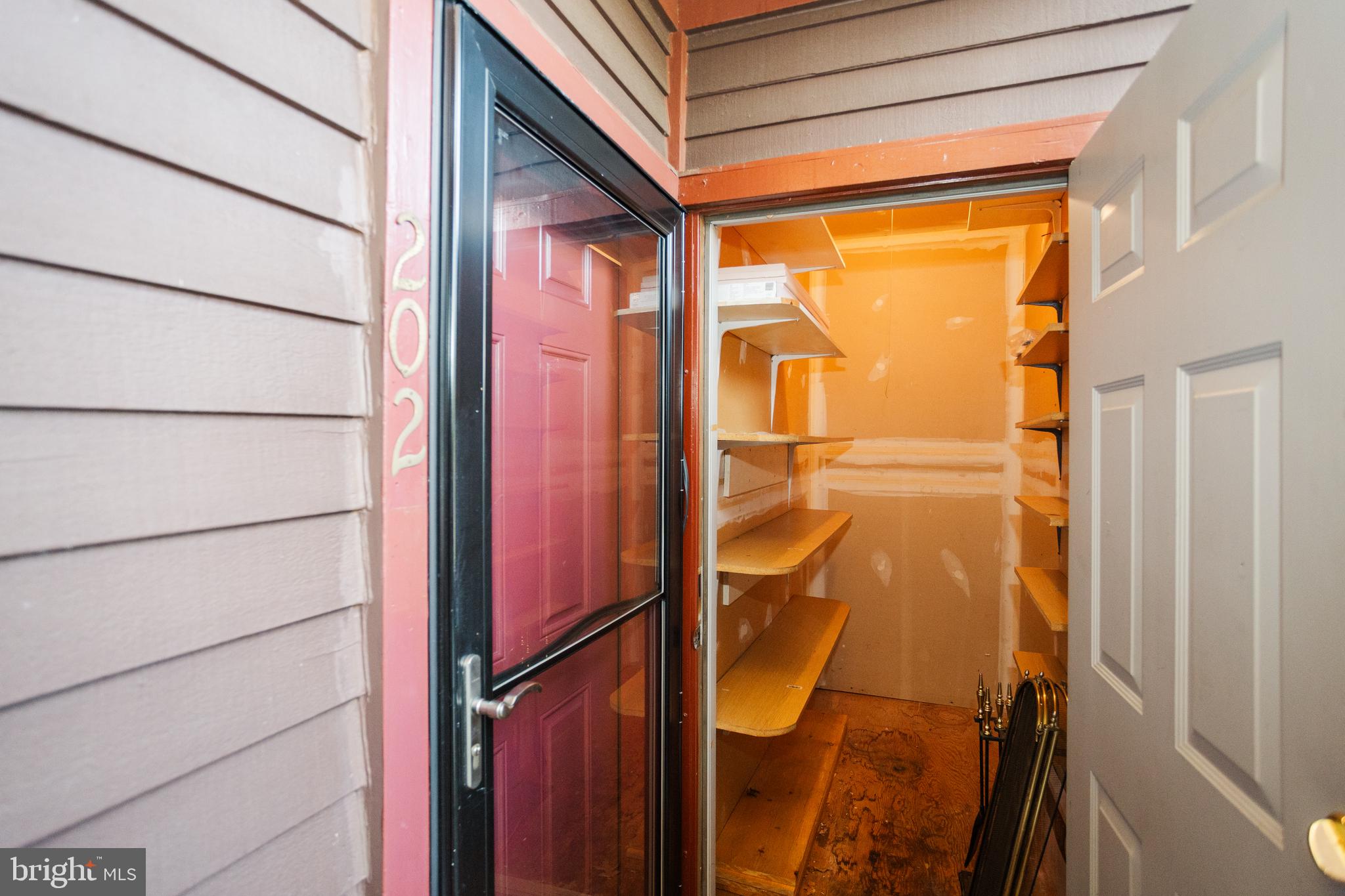 LEE OAKS - Residential Lease