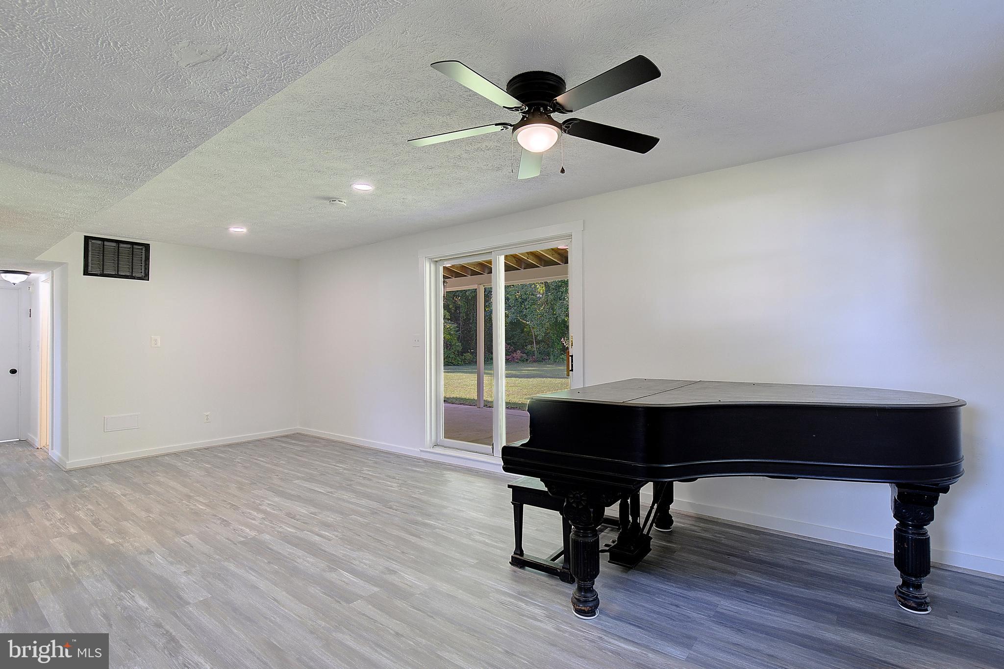 HOLLY HILL HARBOR - Residential