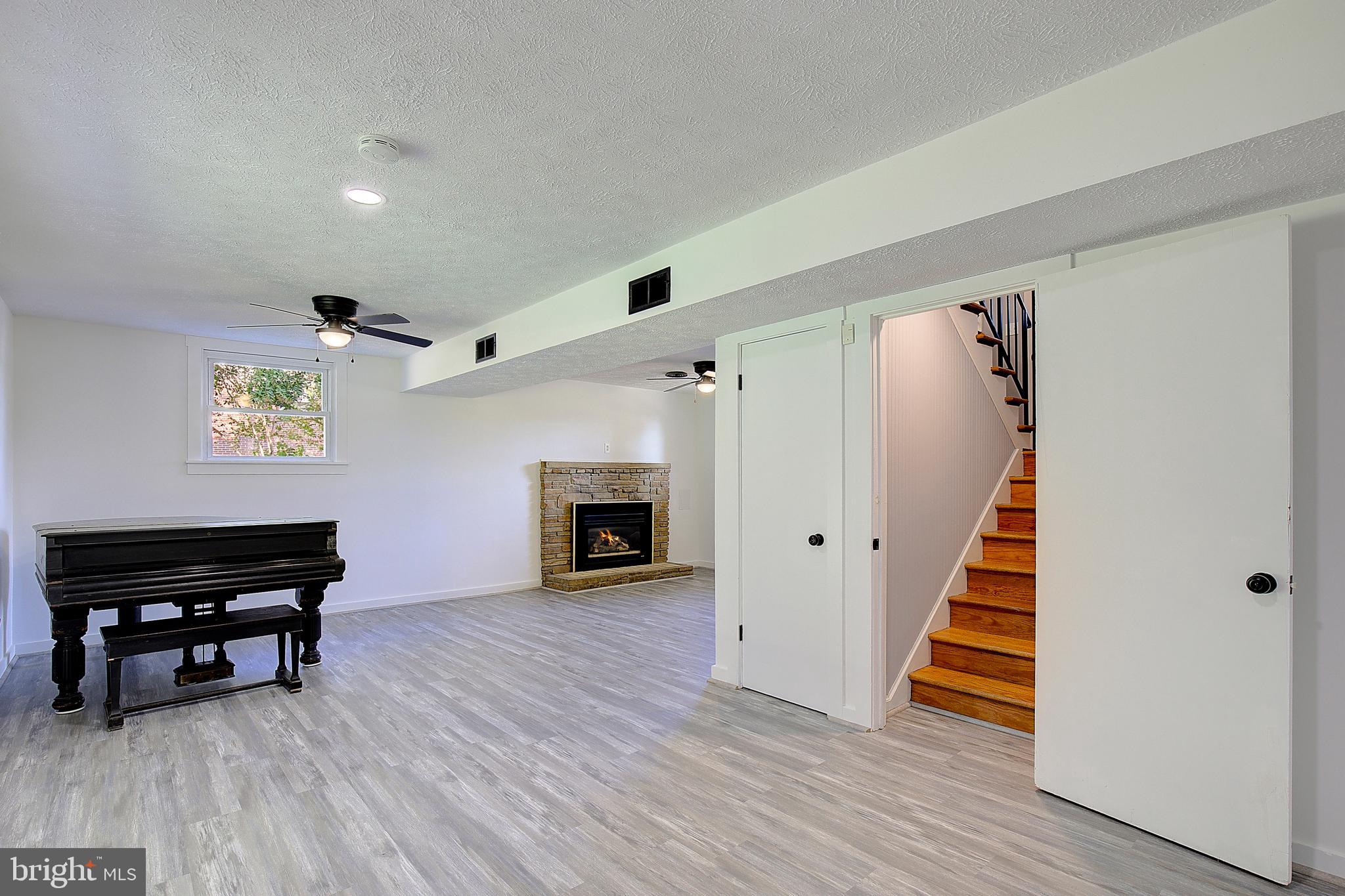 HOLLY HILL HARBOR - Residential