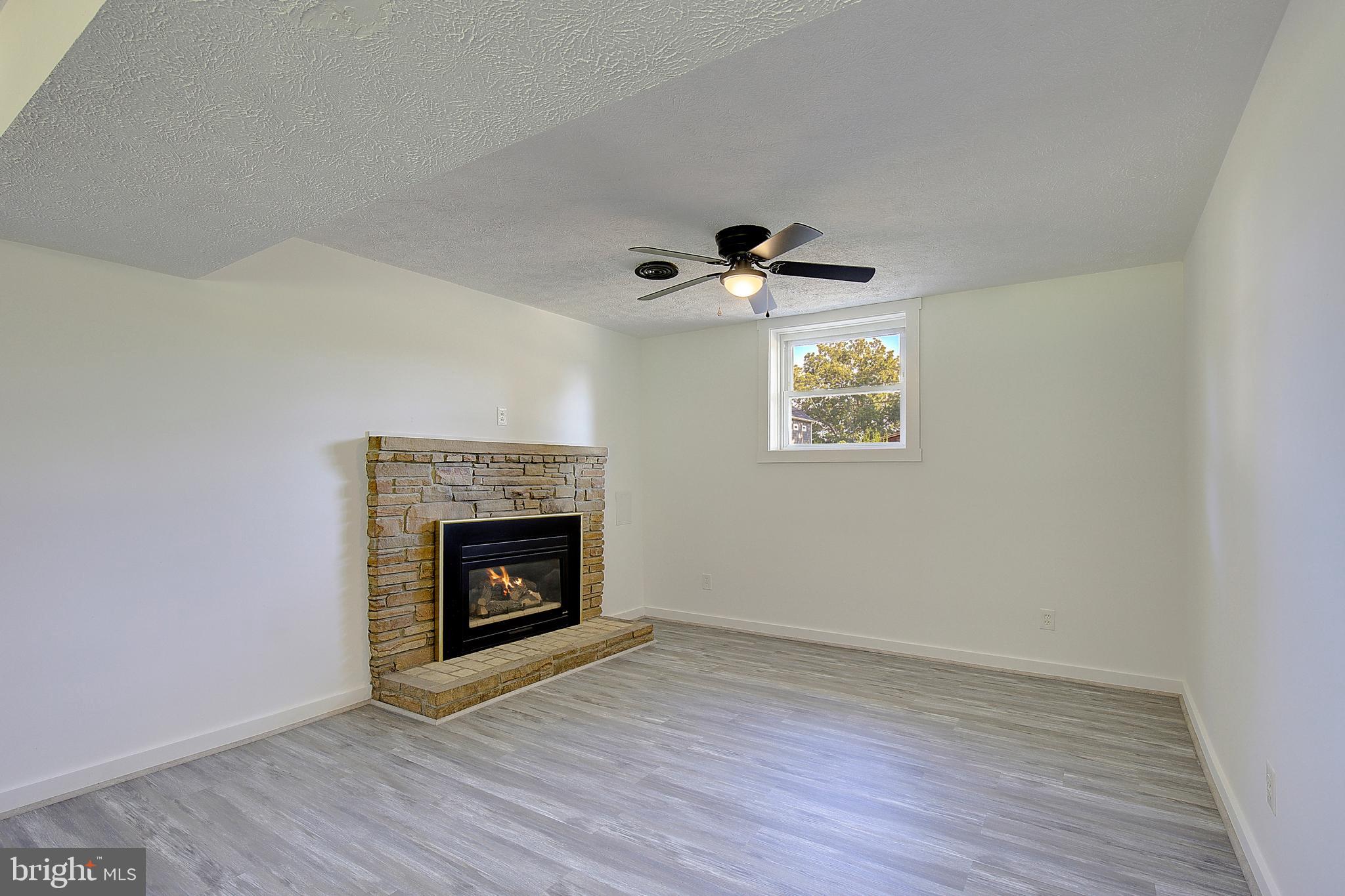 HOLLY HILL HARBOR - Residential