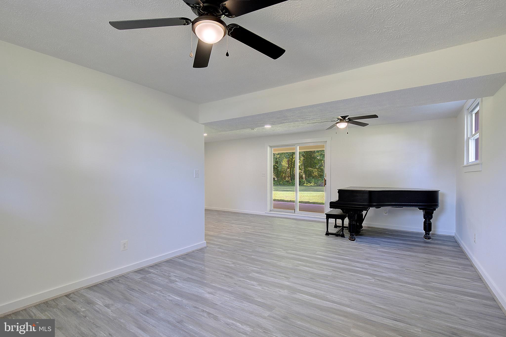 HOLLY HILL HARBOR - Residential