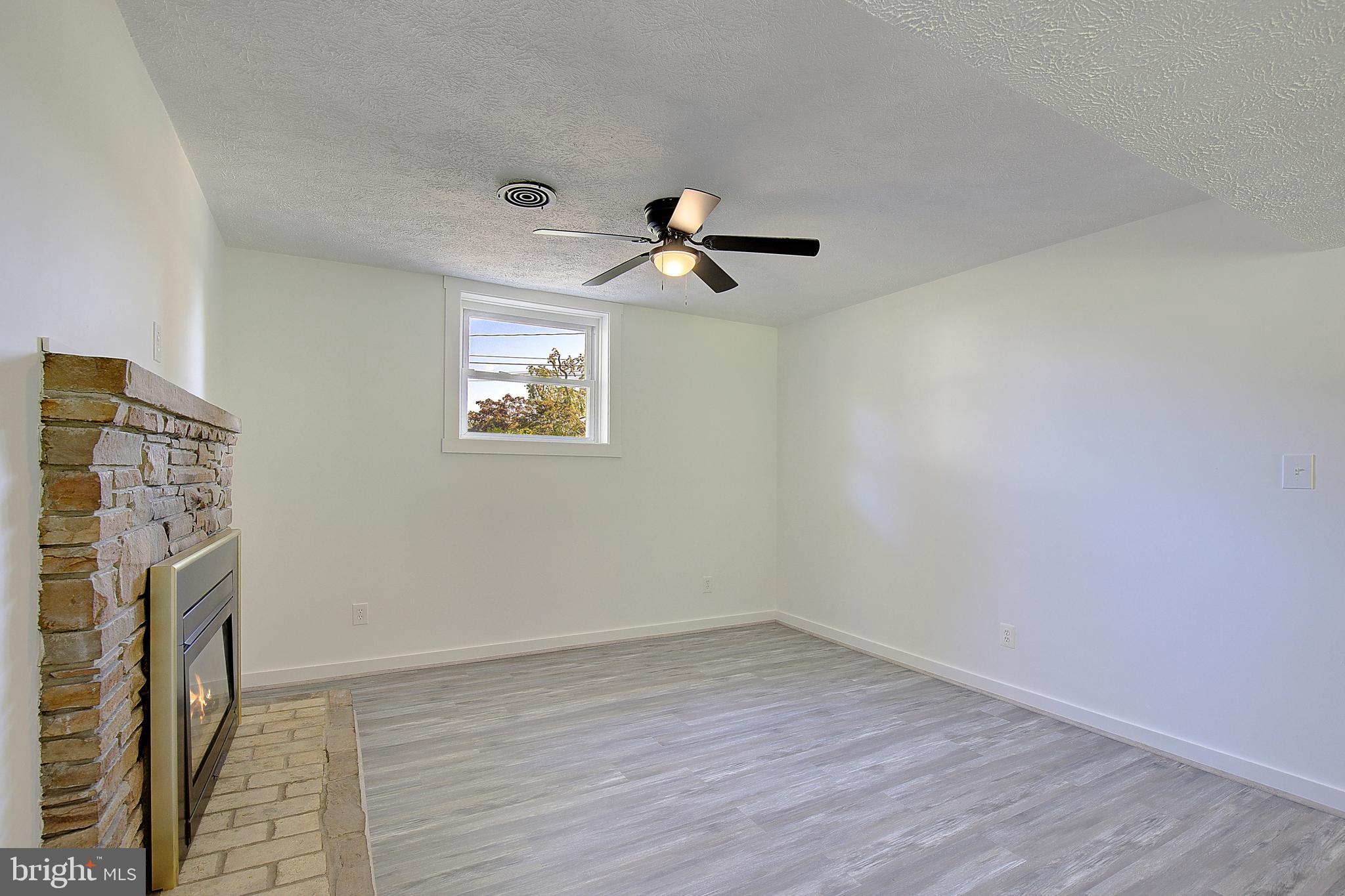 HOLLY HILL HARBOR - Residential