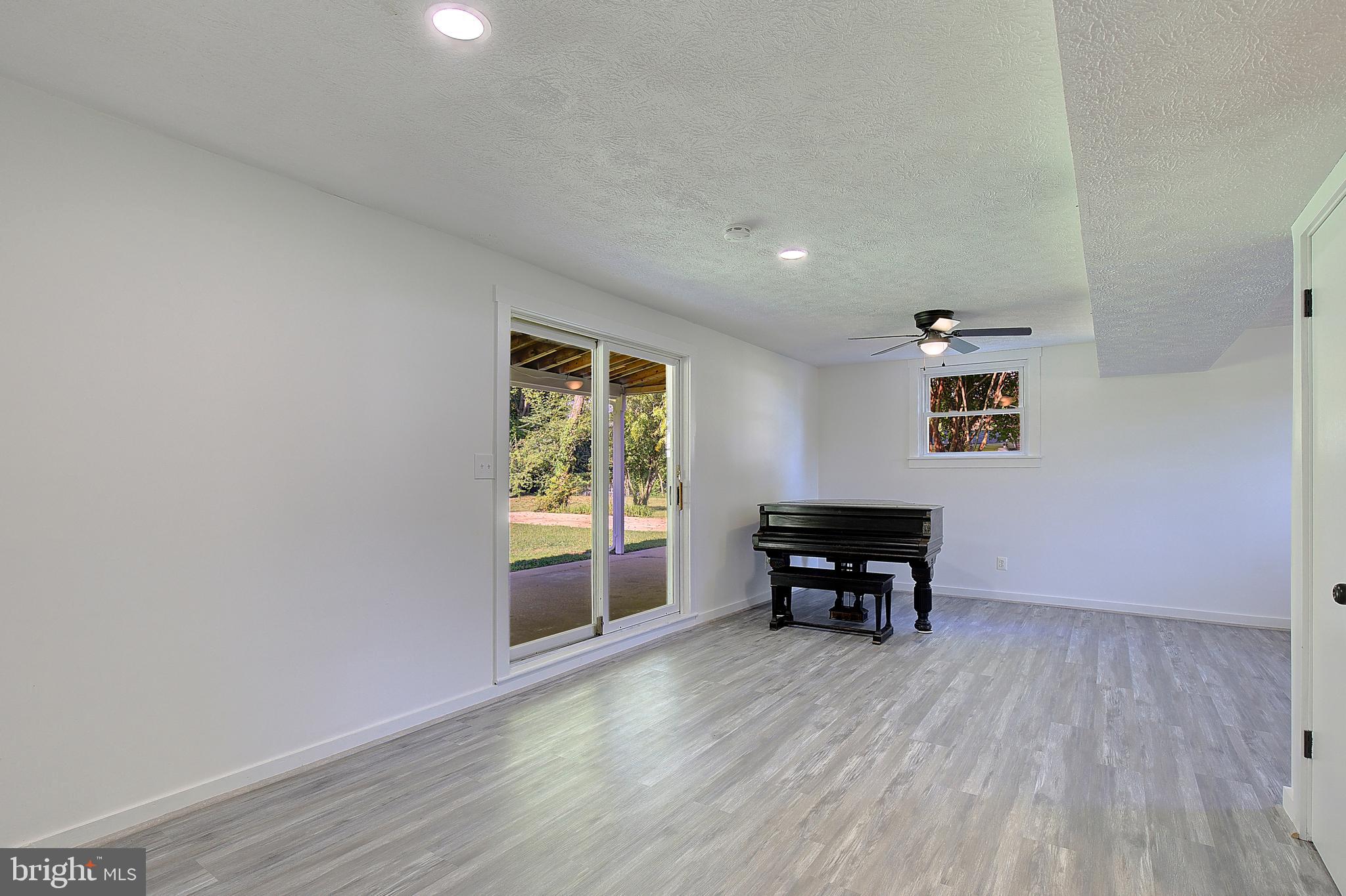 HOLLY HILL HARBOR - Residential