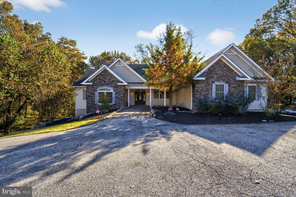 Photo of 6707 Burch Hill Road, BRANDYWINE, MD 20613 (MLS # MDPG2181072)