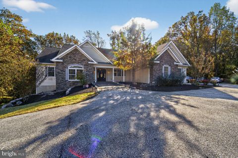 Photo of 6707 Burch Hill Road, BRANDYWINE, MD 20613 (MLS # MDPG2181072) Photo of 6707 Burch Hill Road, BRANDYWINE, MD 20613 (MLS # MDPG2181072)