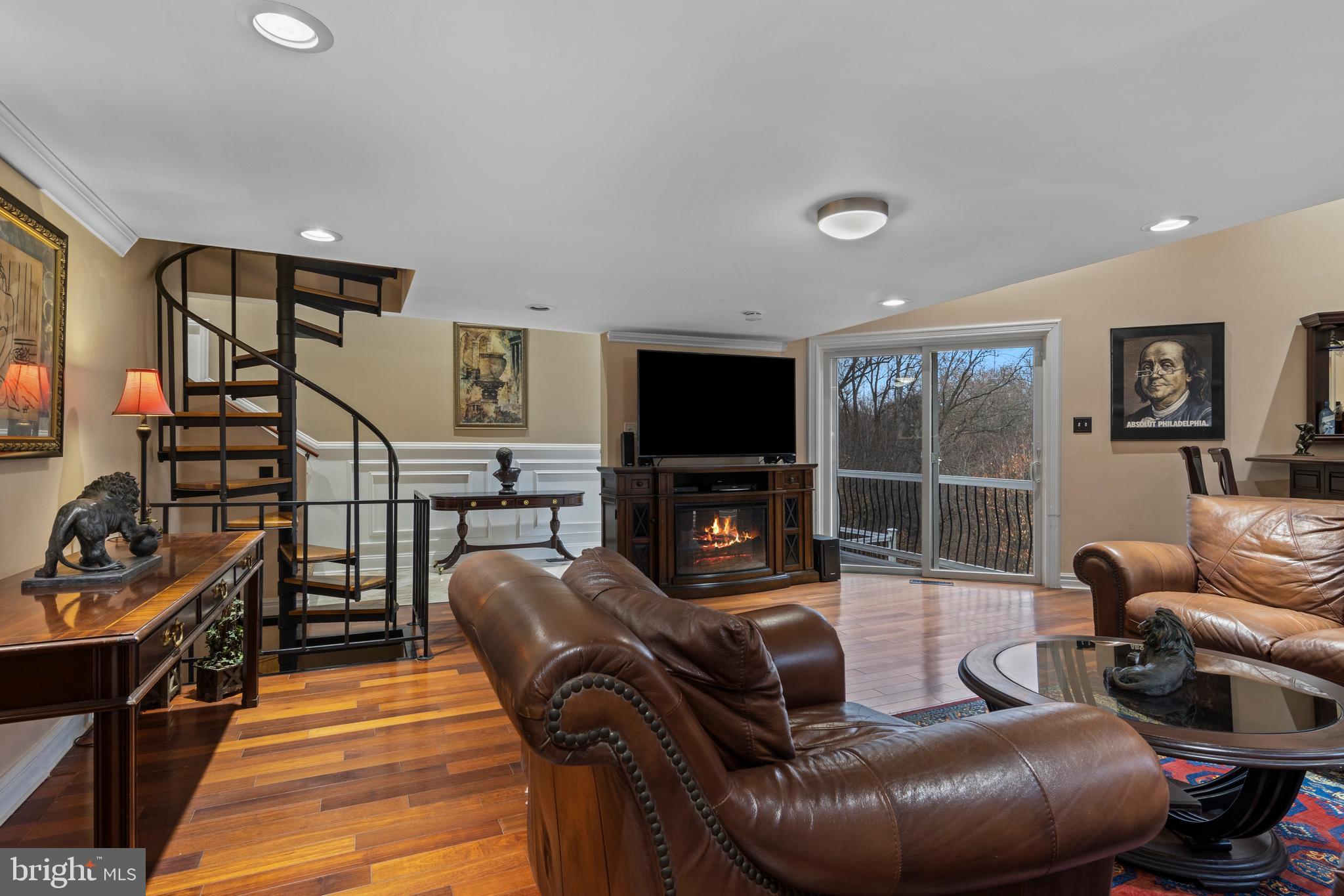 OAK HILL - Residential