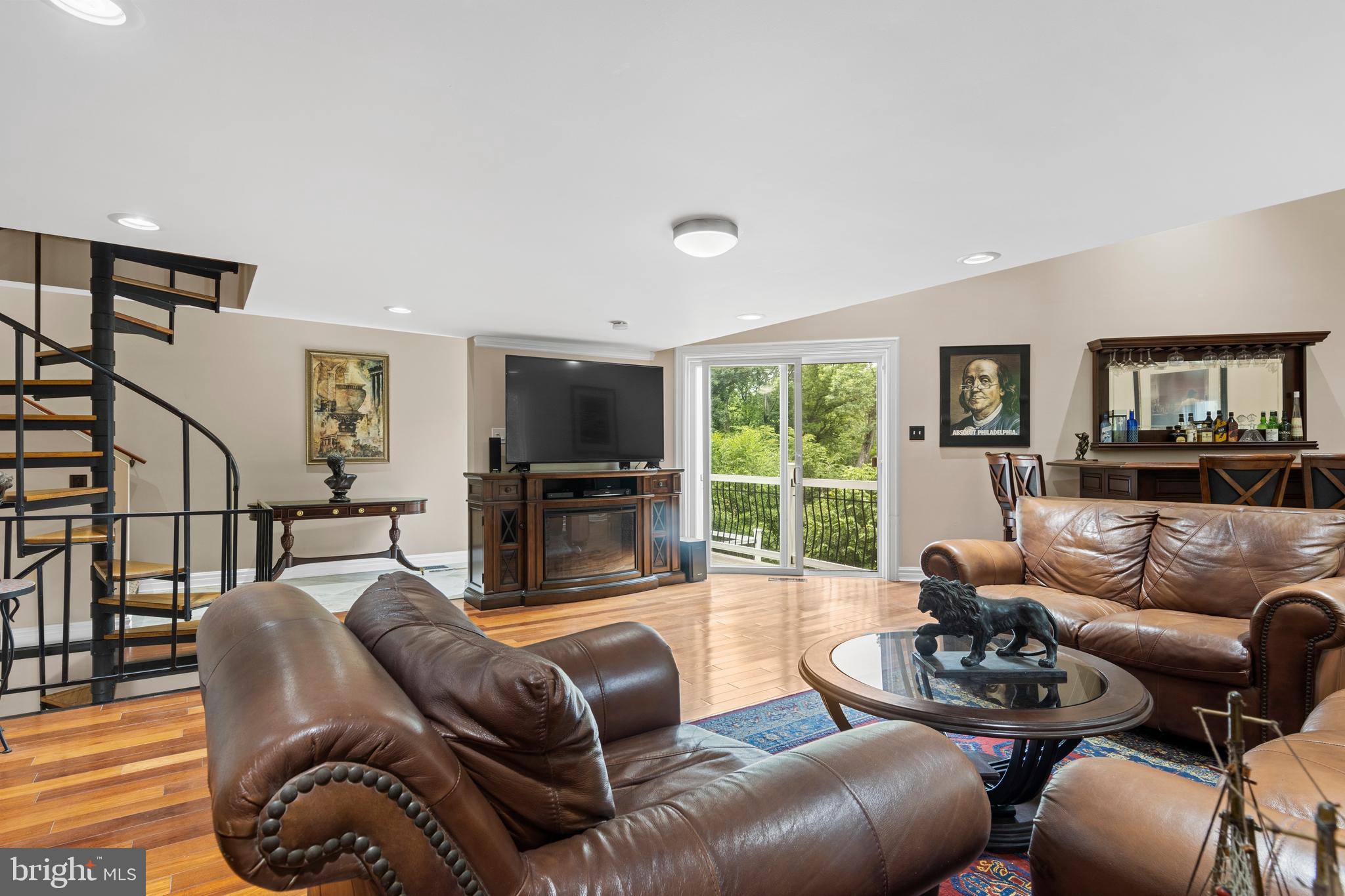 OAK HILL - Residential