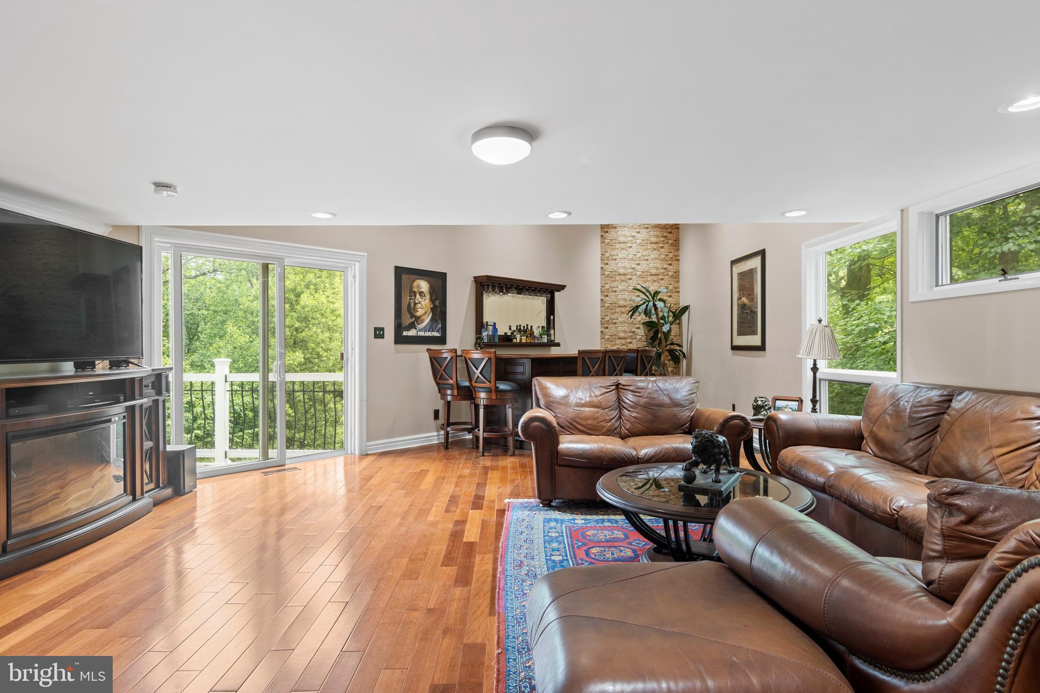 OAK HILL - Residential