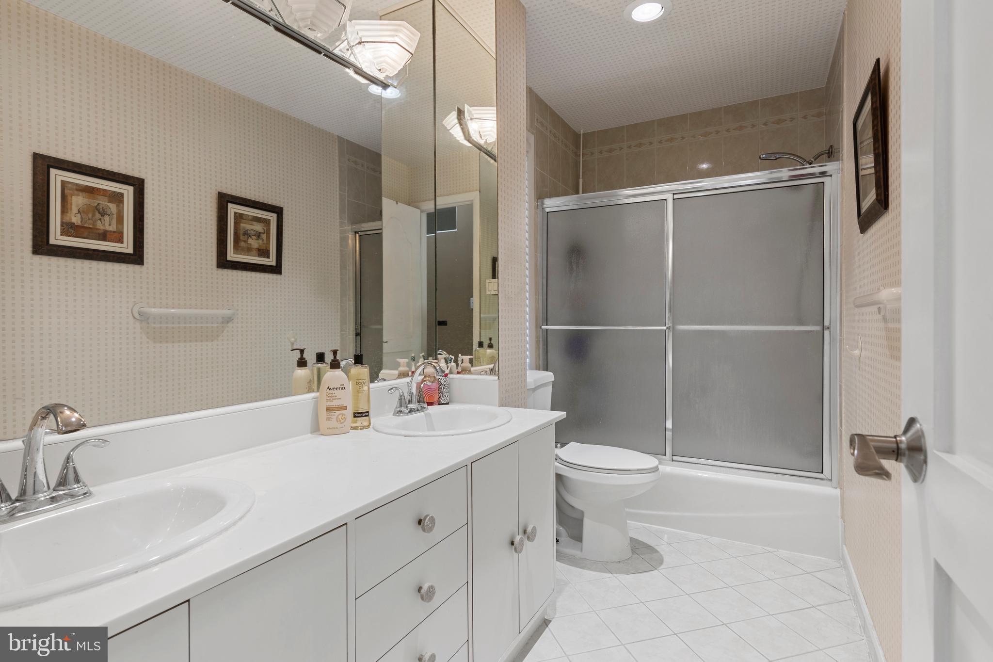 OAK HILL - Residential