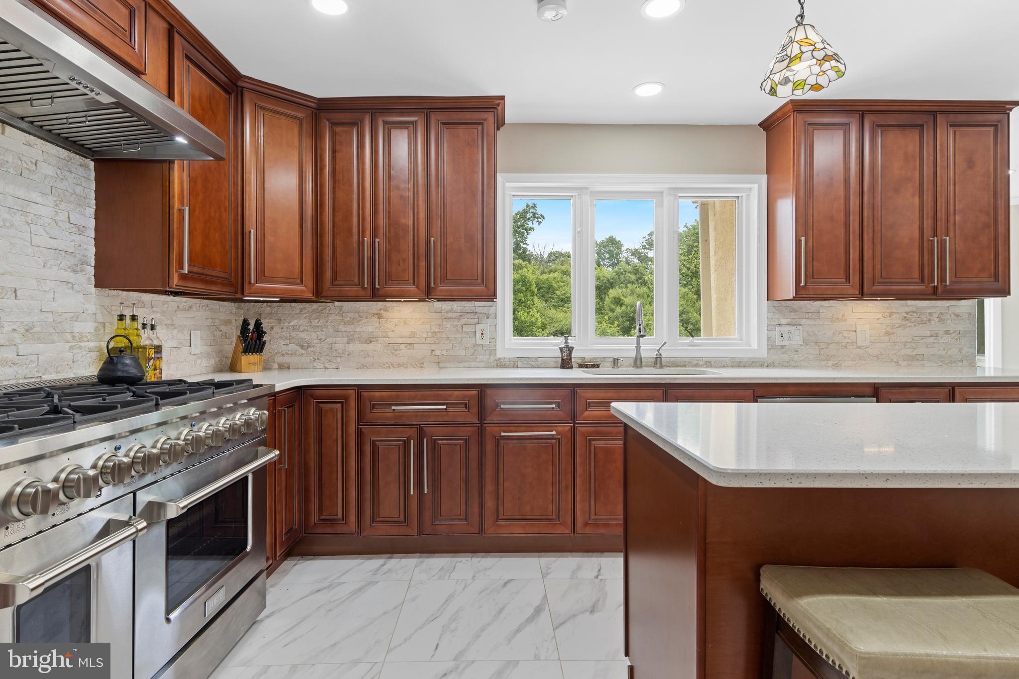 OAK HILL - Residential