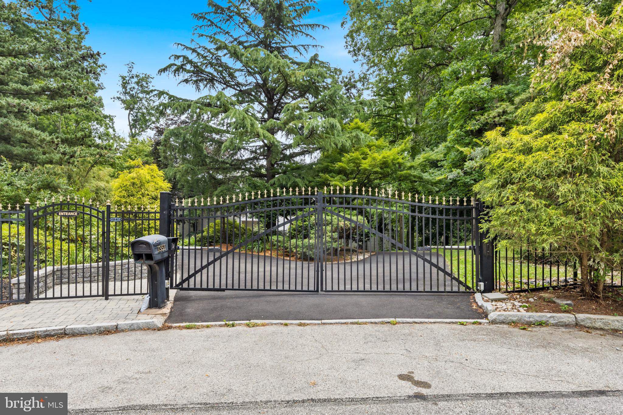 OAK HILL - Residential