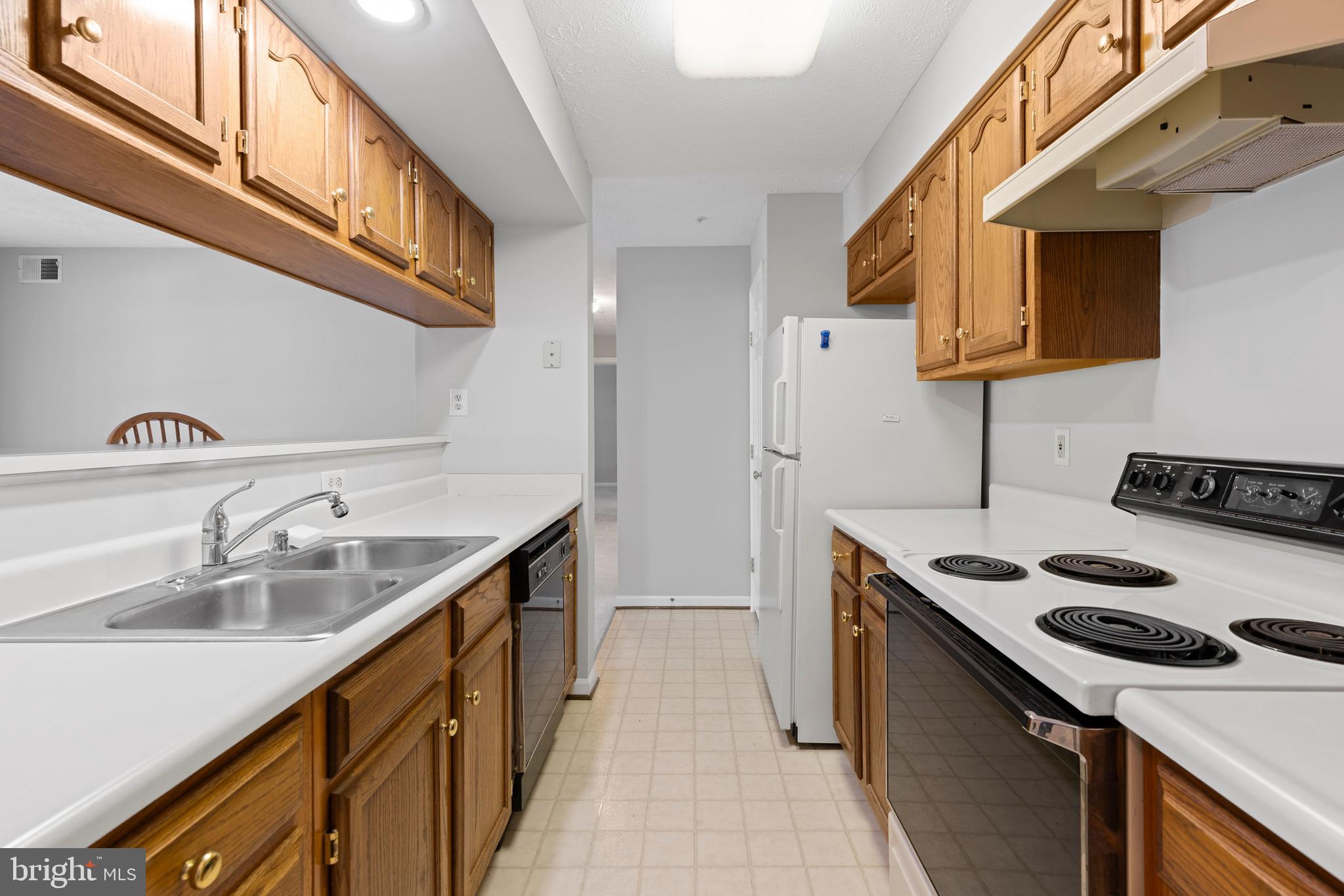 BRENTWOOD CONDO - Residential