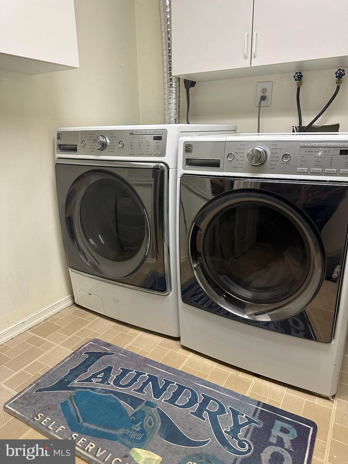 OLD STAGE KNOLLS - Residential