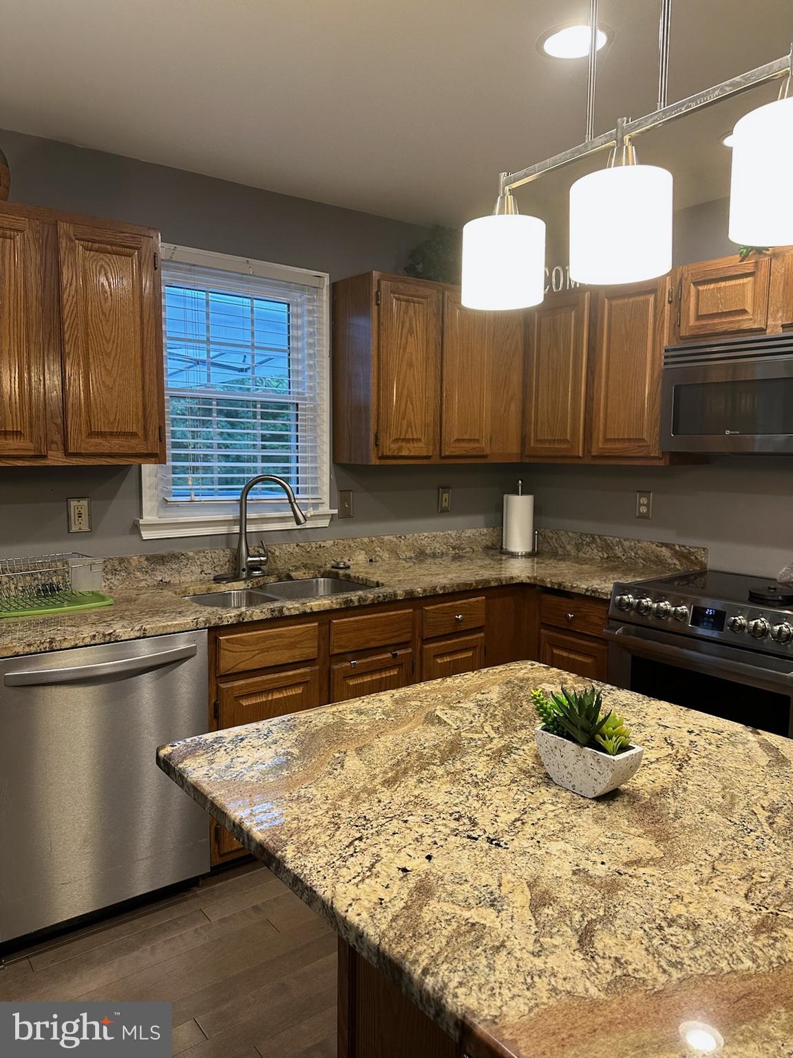 OLD STAGE KNOLLS - Residential