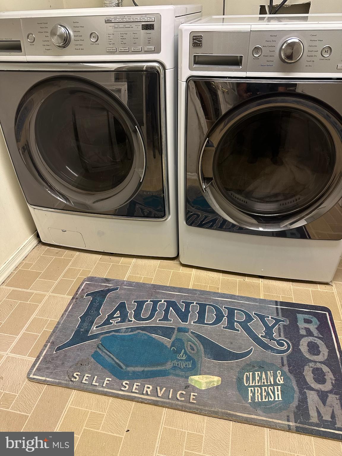 OLD STAGE KNOLLS - Residential