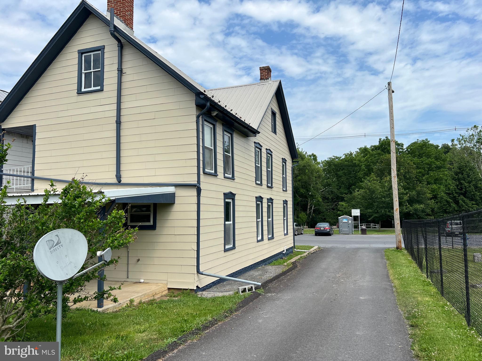 323 HOOD STREET