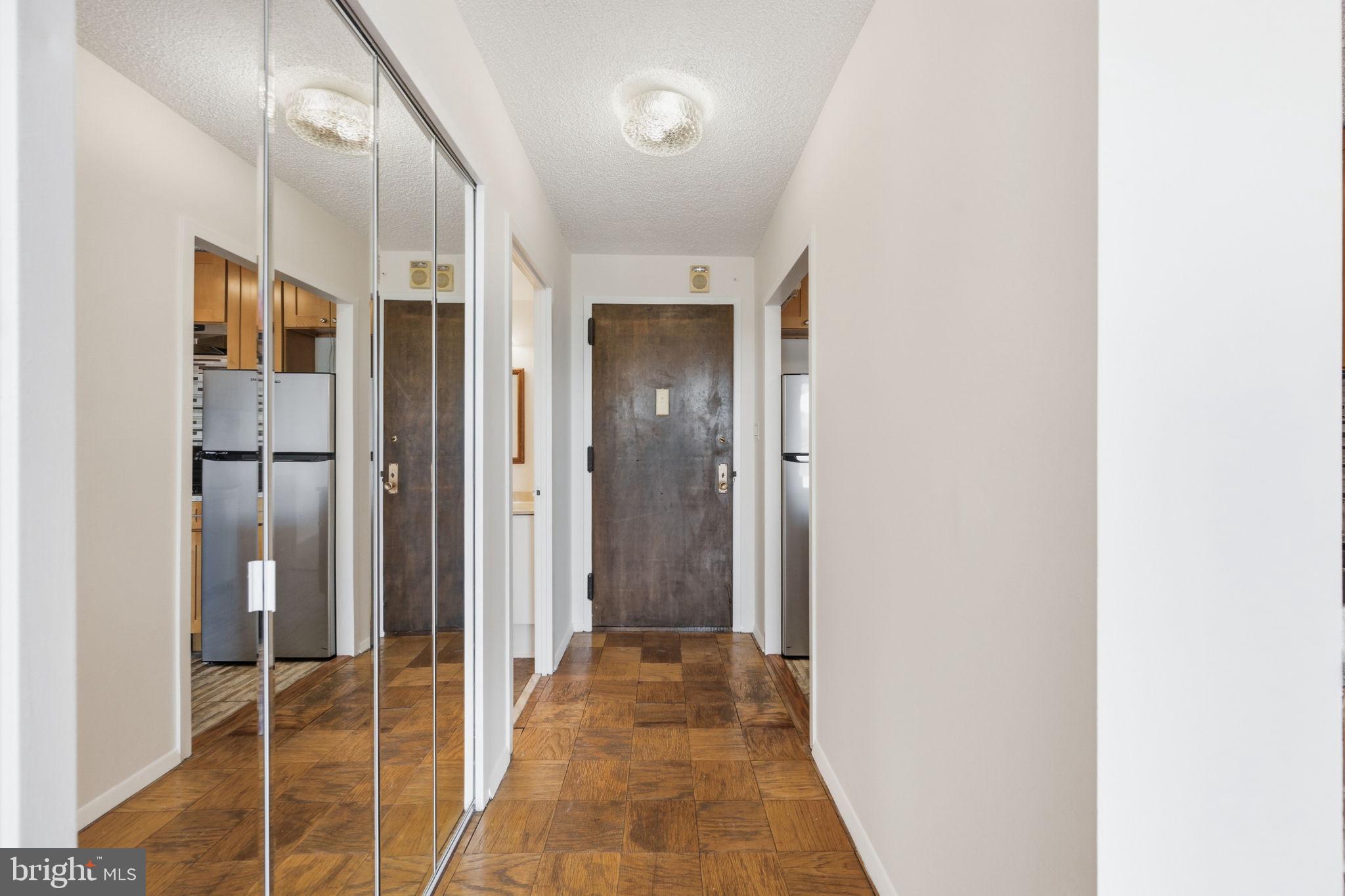 PROMENADE TOWERS - Residential