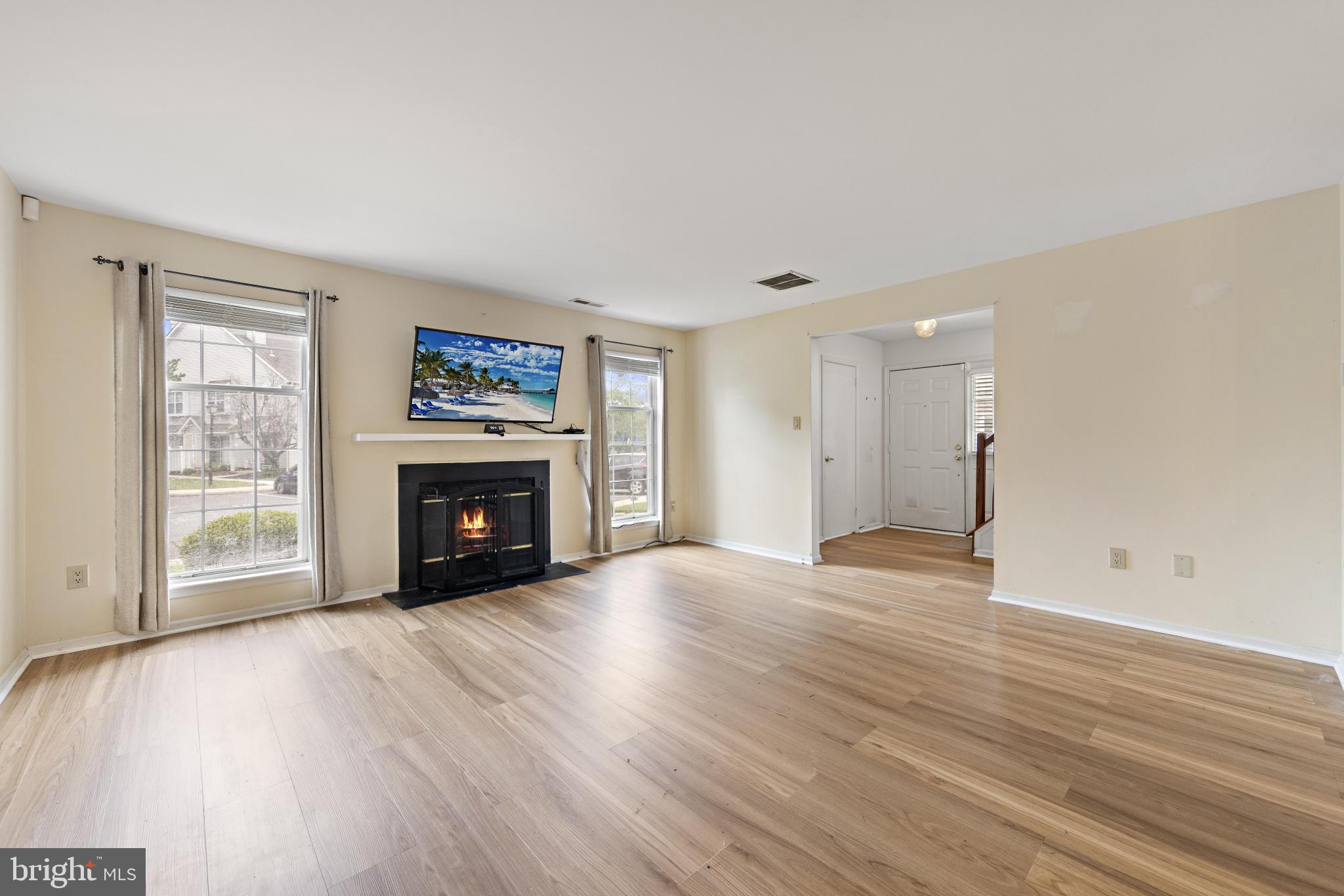 301 OLIPHANT LANE