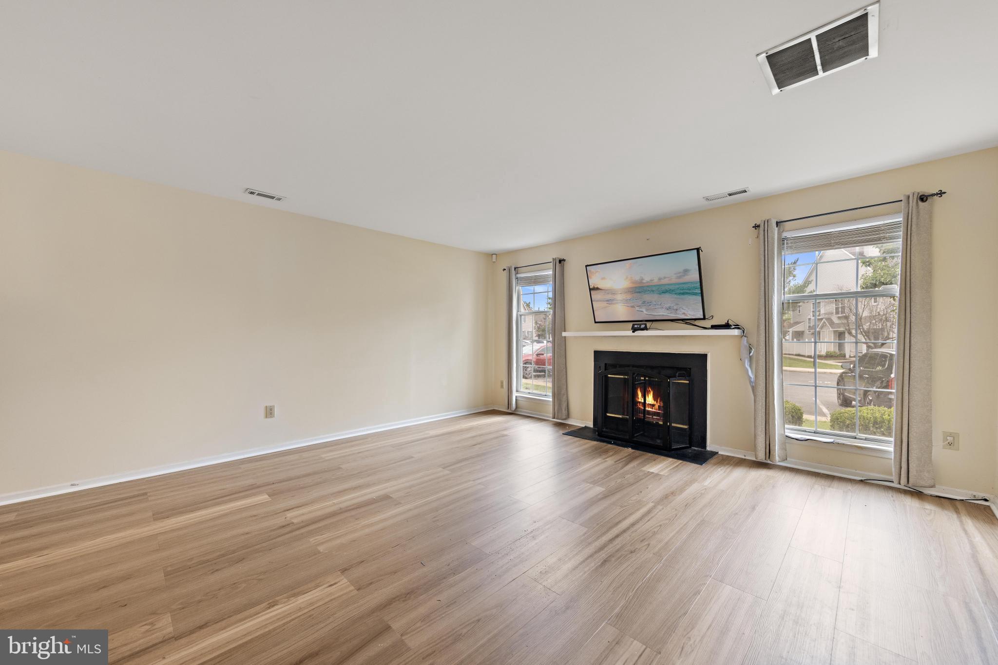 301 OLIPHANT LANE