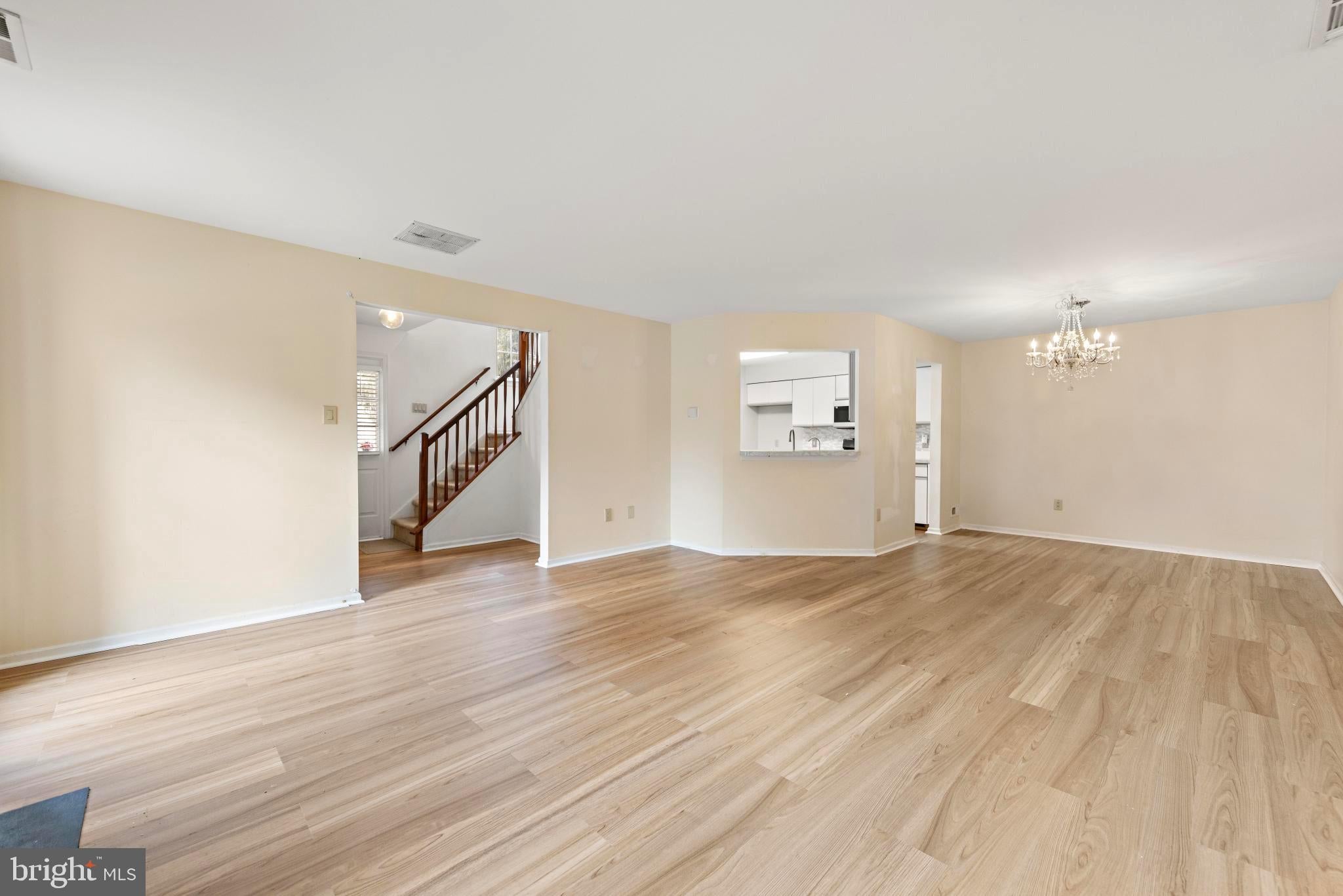 301 OLIPHANT LANE