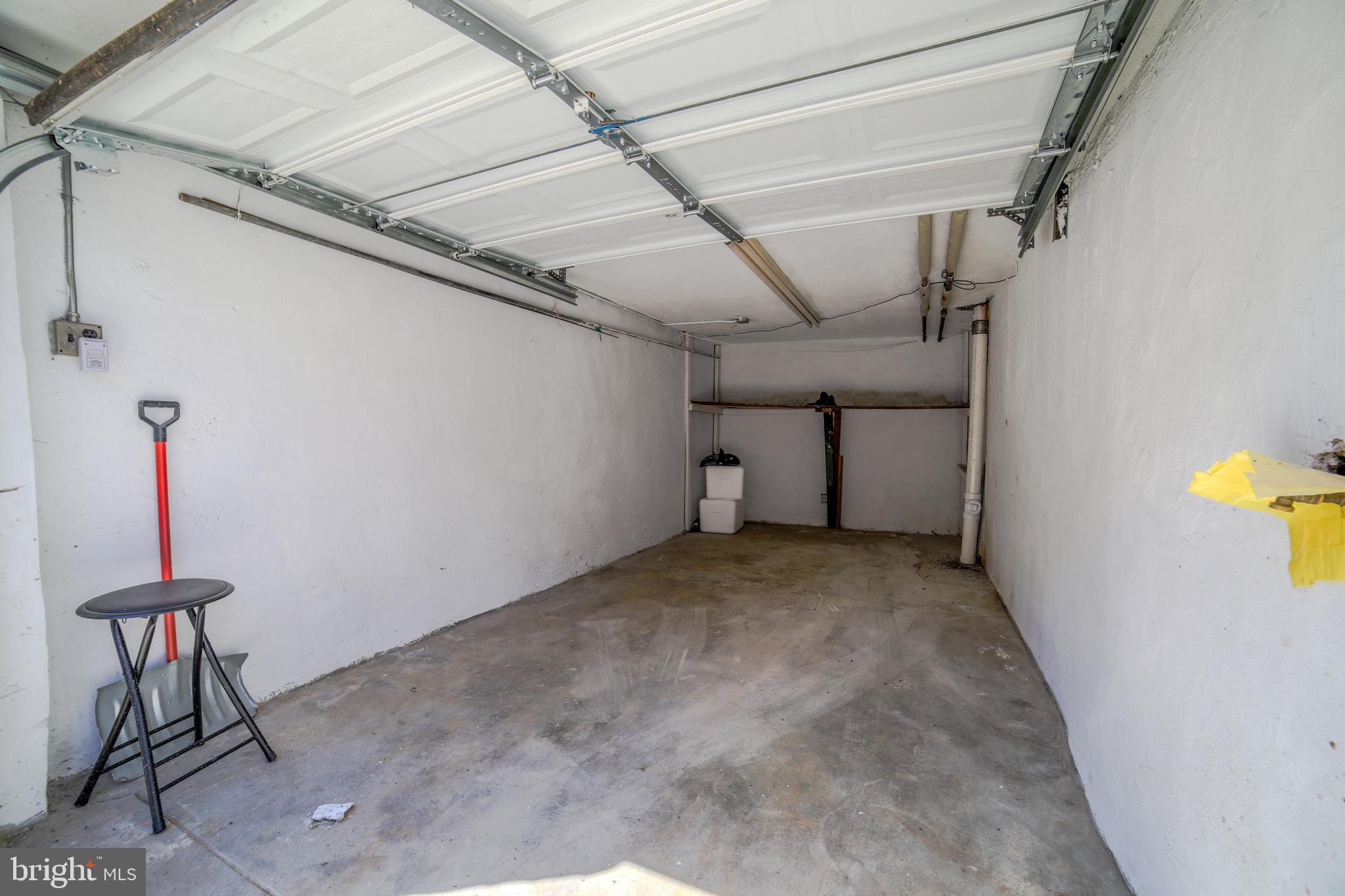 STONEHURST - Residential Lease