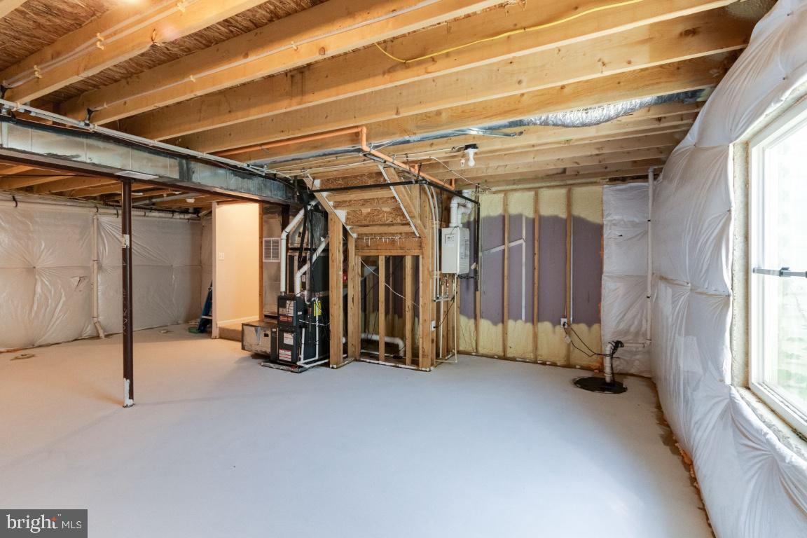 WILLOW GATE - Residential Lease