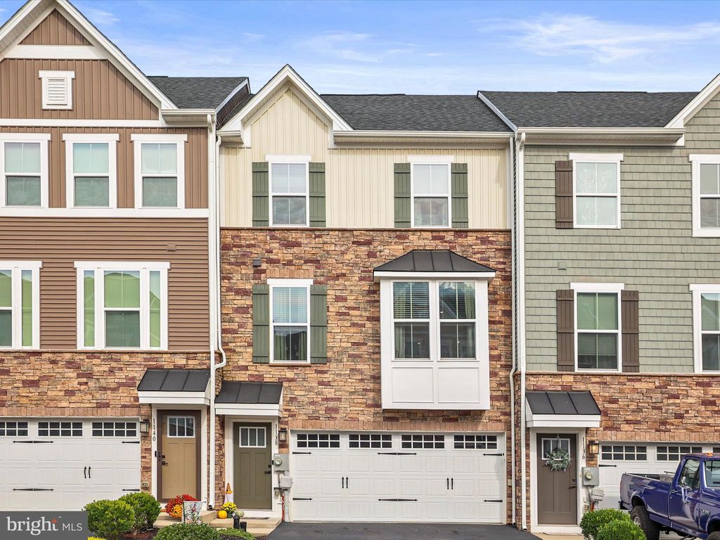 Photo of 1138 Rosecroft Lane, YORK, PA 17403 (MLS # PAYK2090016)