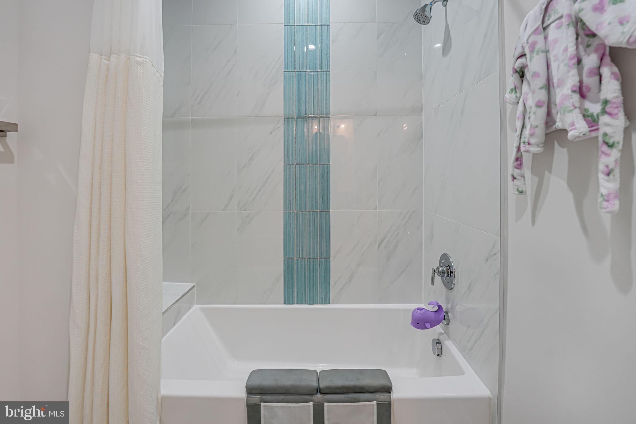 PIMMIT HILLS - Residential