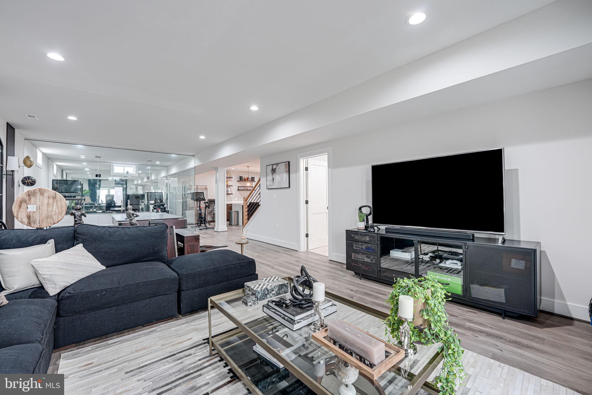 PIMMIT HILLS - Residential