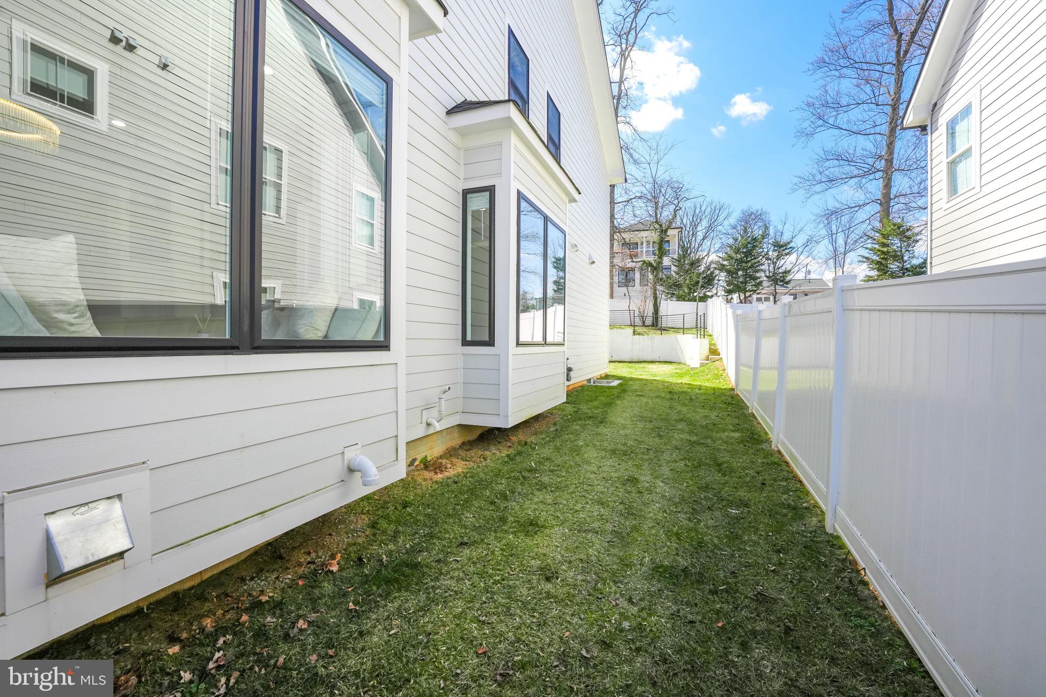 PIMMIT HILLS - Residential