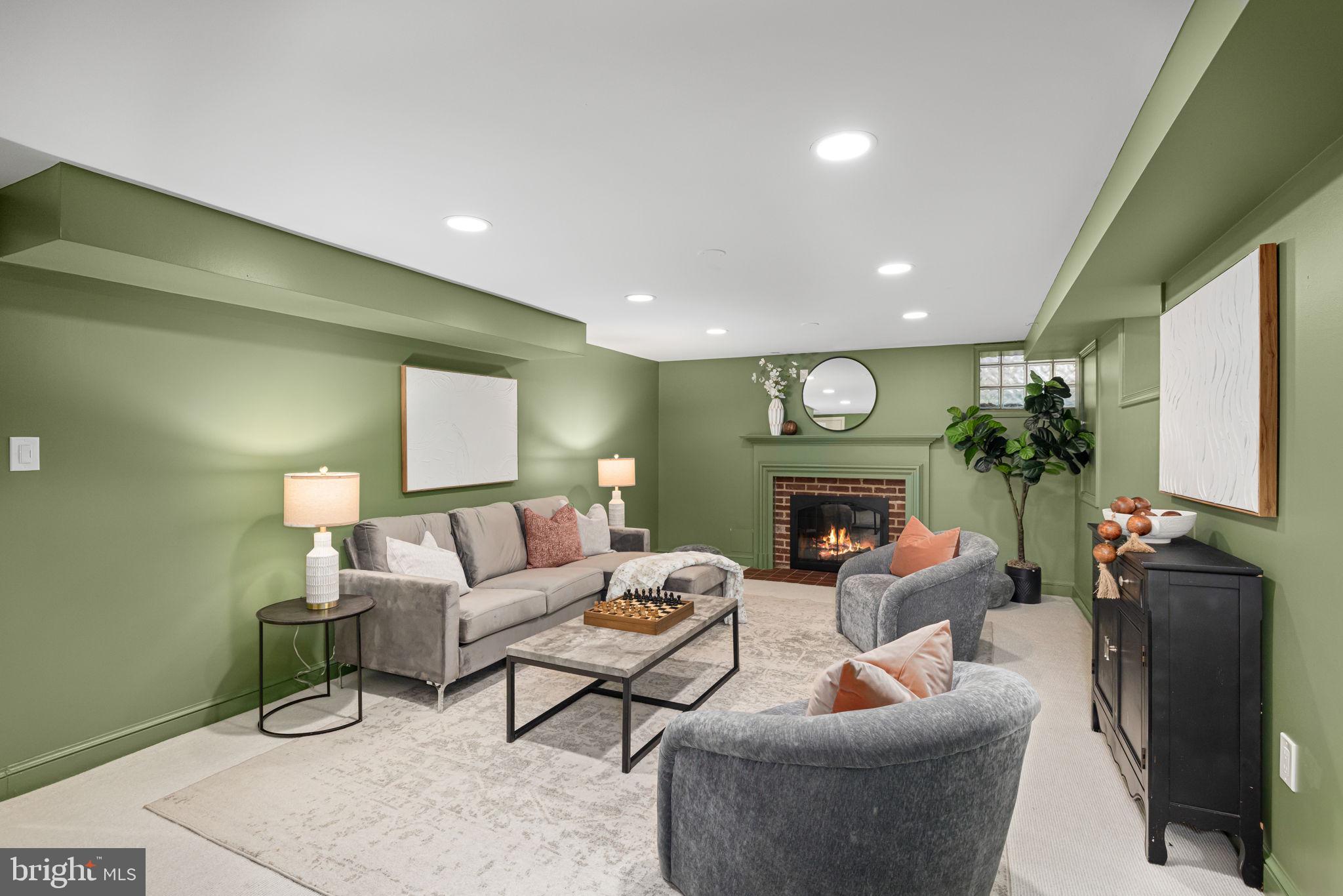 SPRING VALLEY - Residential