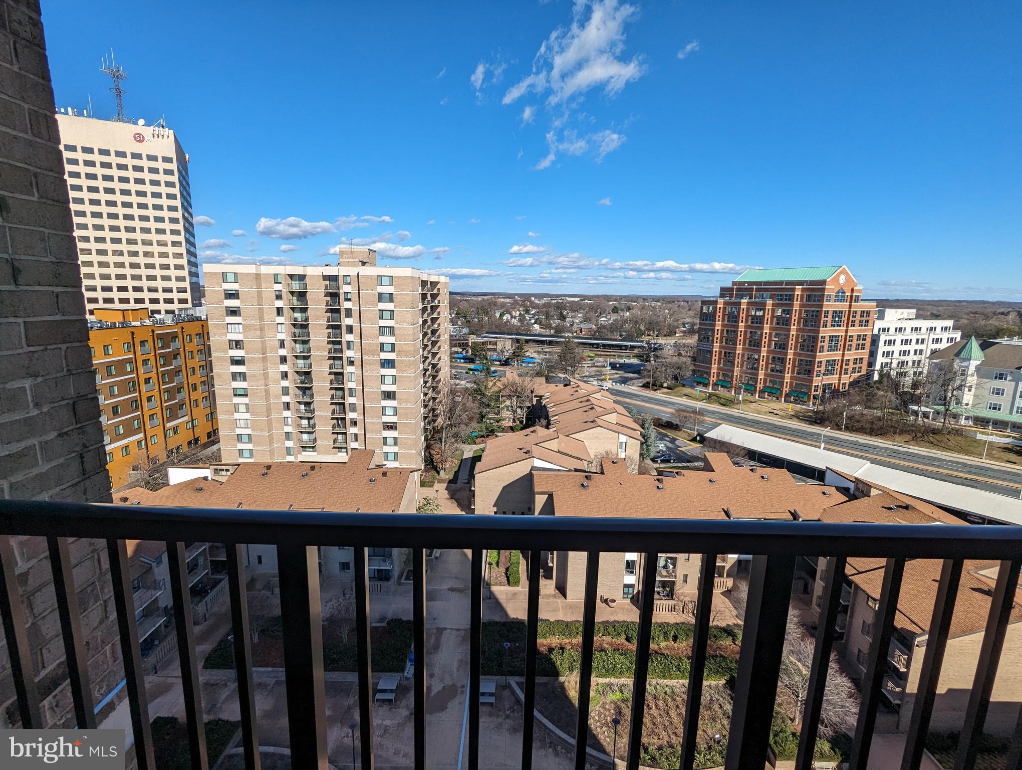 AMERICANA CENTRE - Residential