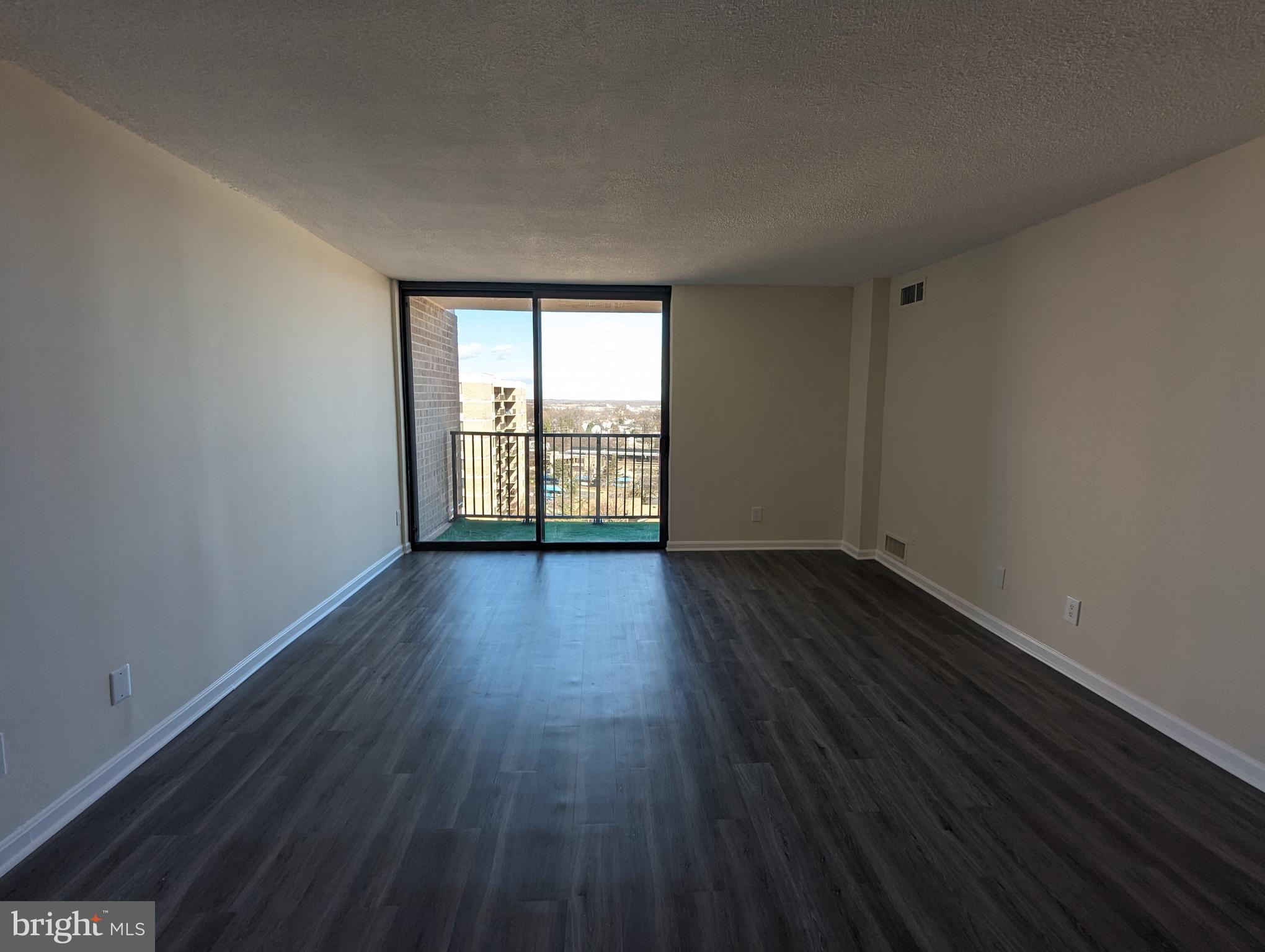 AMERICANA CENTRE - Residential