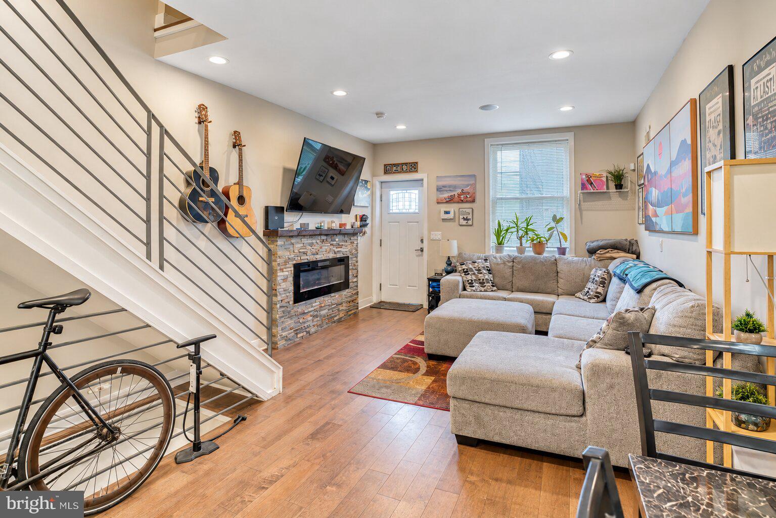 2813 TULIP STREET