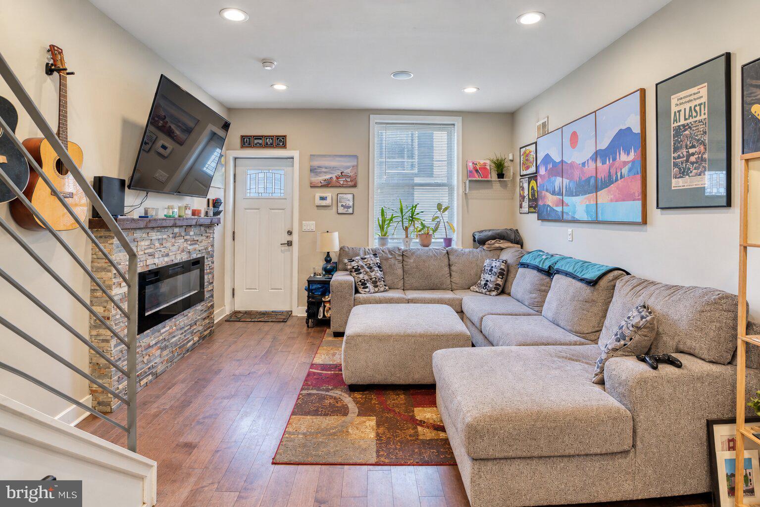 2813 TULIP STREET