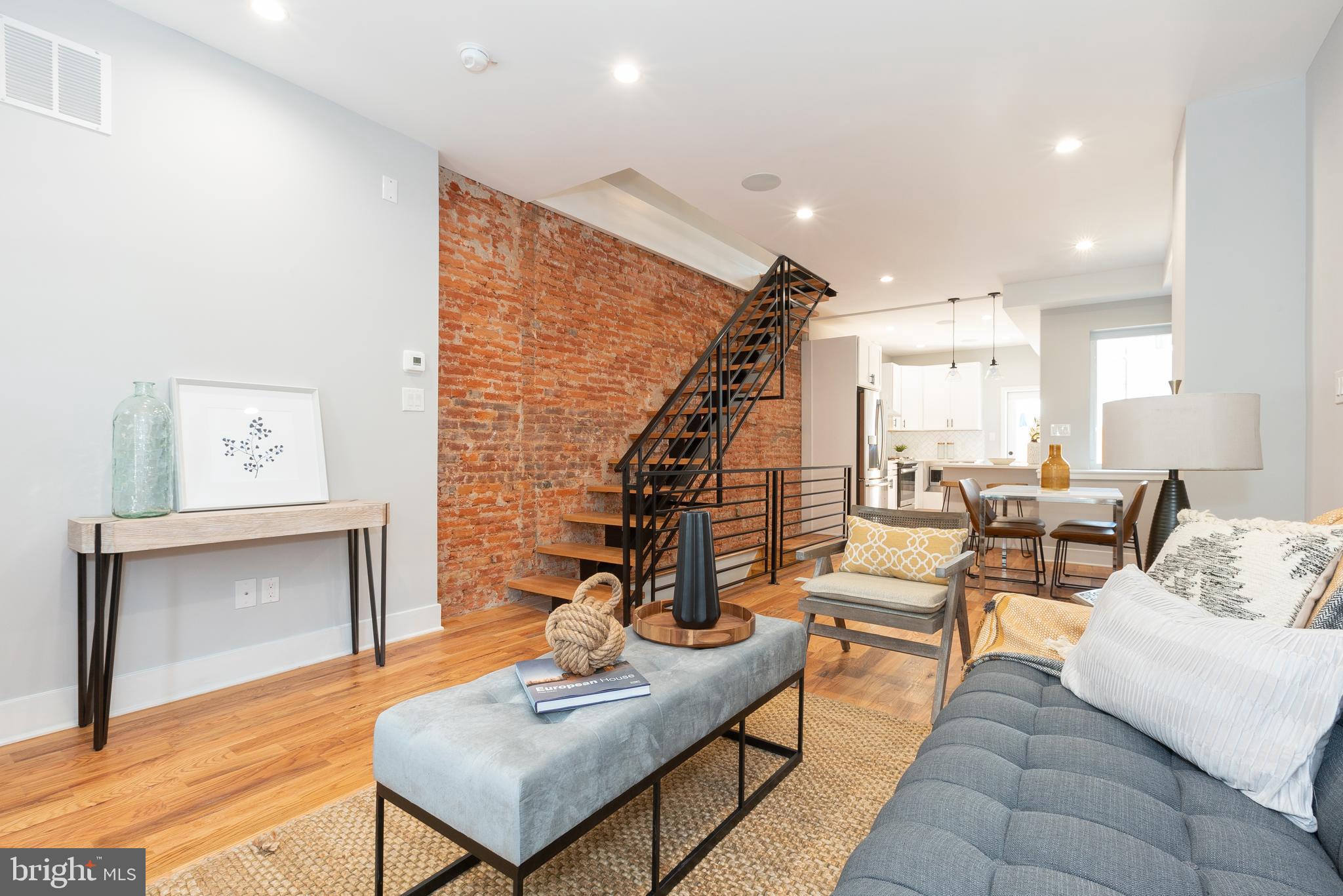 FAIRMOUNT - Residential