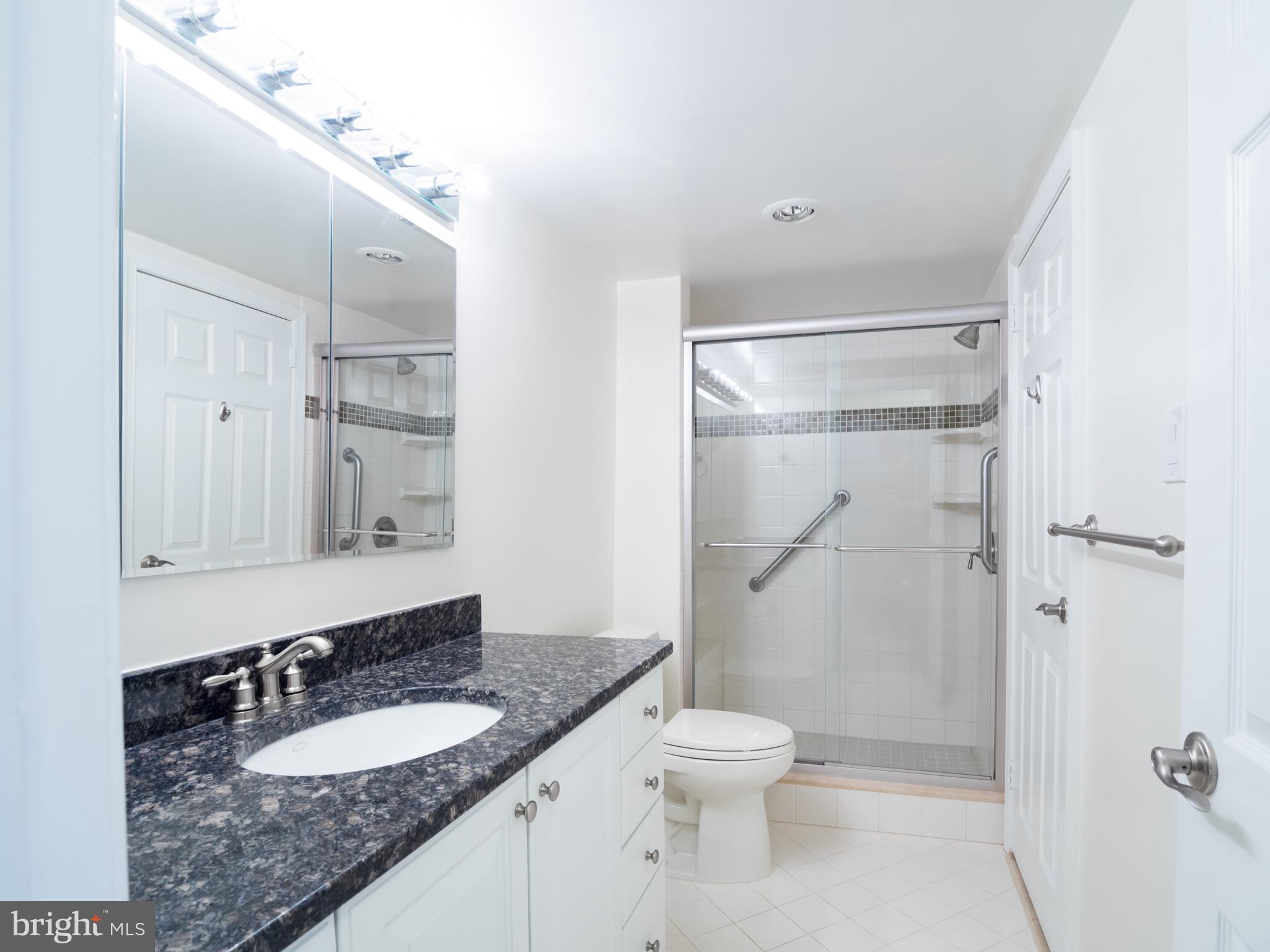 PROMENADE TOWERS - Residential Lease