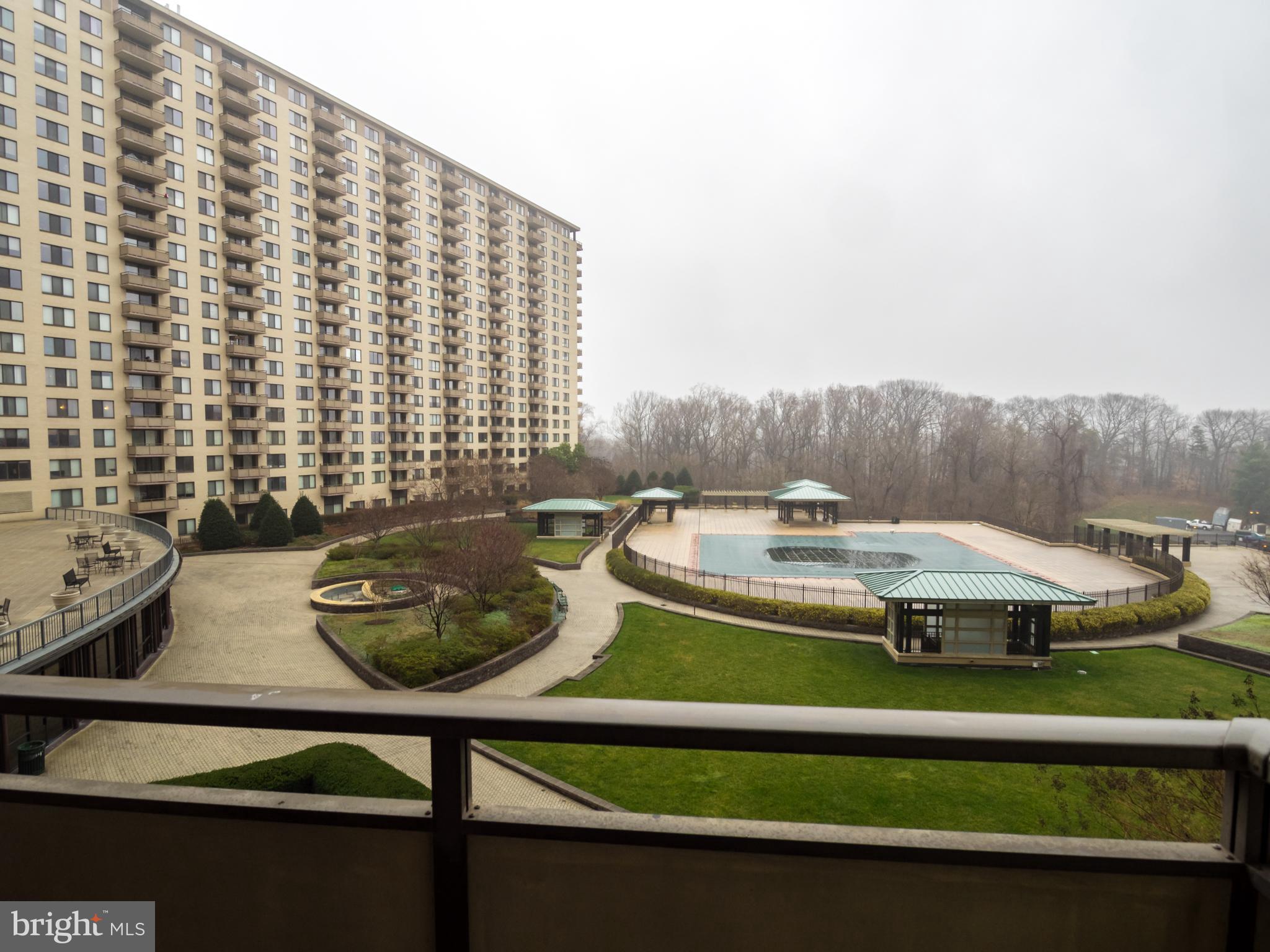 PROMENADE TOWERS - Residential Lease