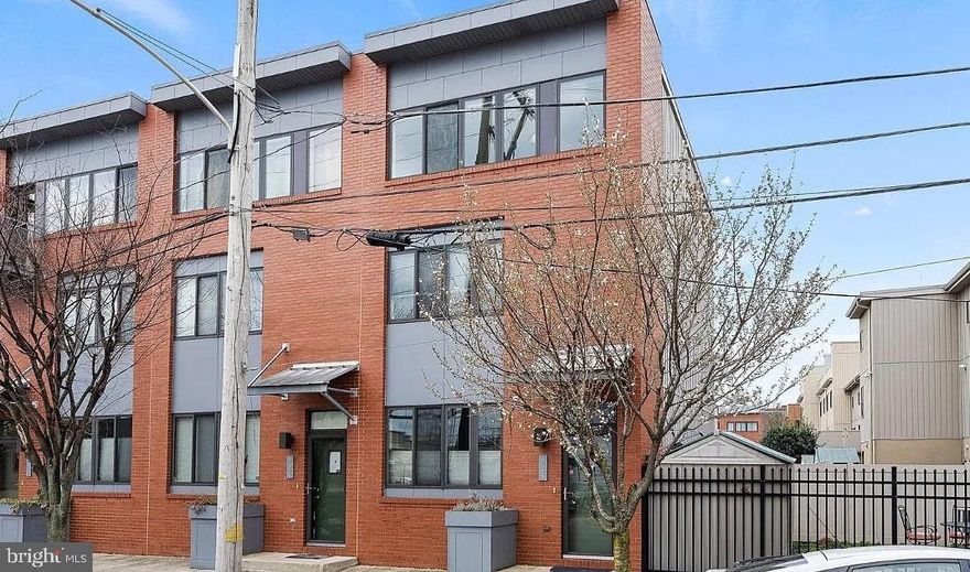 For Rent: 928 Wallace St, Philadelphia, PA — This stunning 3-bedroom, 2.5-bath home is located in the highly desirable Poplar neighborhood, just north of Callowhill and surrounded by some of Philadelphia’s best restaurants, grocery stores, and conveniences. 
The property features a spacious open-concept layout with abundant natural light and a modern kitchen equipped with a refrigerator, dishwasher, stove/oven, and garbage disposal. In-unit laundry with a dryer and central air conditioning provide everyday comfort and ease.
Two off-street parking spaces are available behind the property for $100 per month each, rented separately.
With contemporary finishes, a prime location, and easy access to public transit and major highways, this home offers the perfect balance of modern living and urban accessibility—just minutes from Center City, Chinatown, Callowhill, and Northern Liberties.