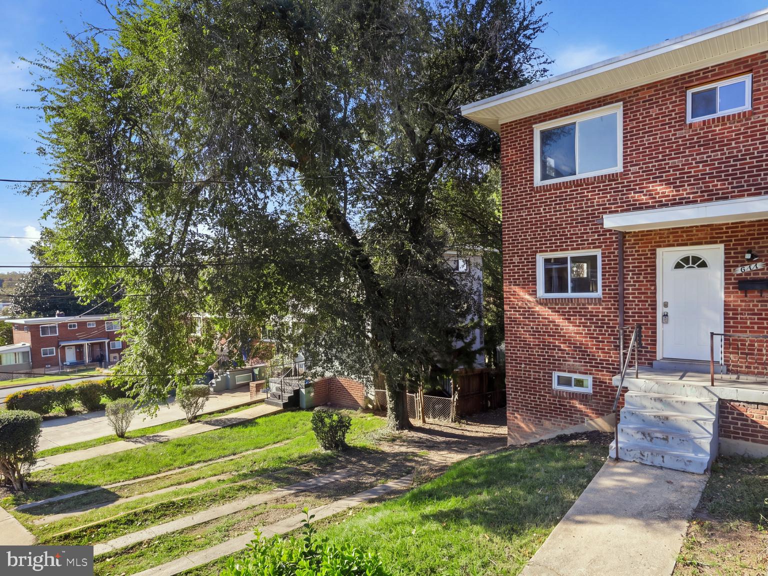 634 HAMPTON DRIVE